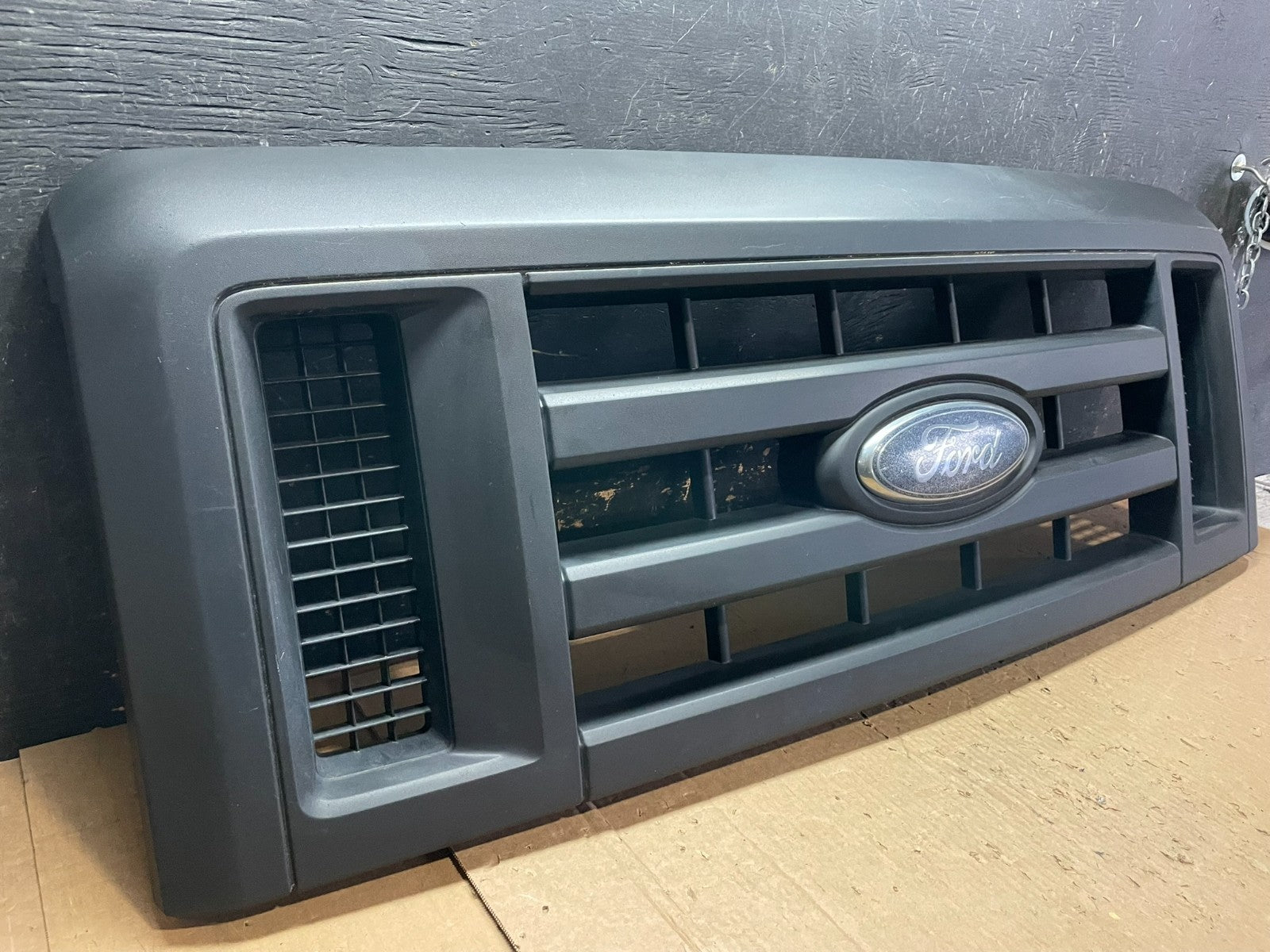 2008 to 2014 Ford Econoline E150 E250 Front Upper Chrome Grill Grille AB3168 DG1