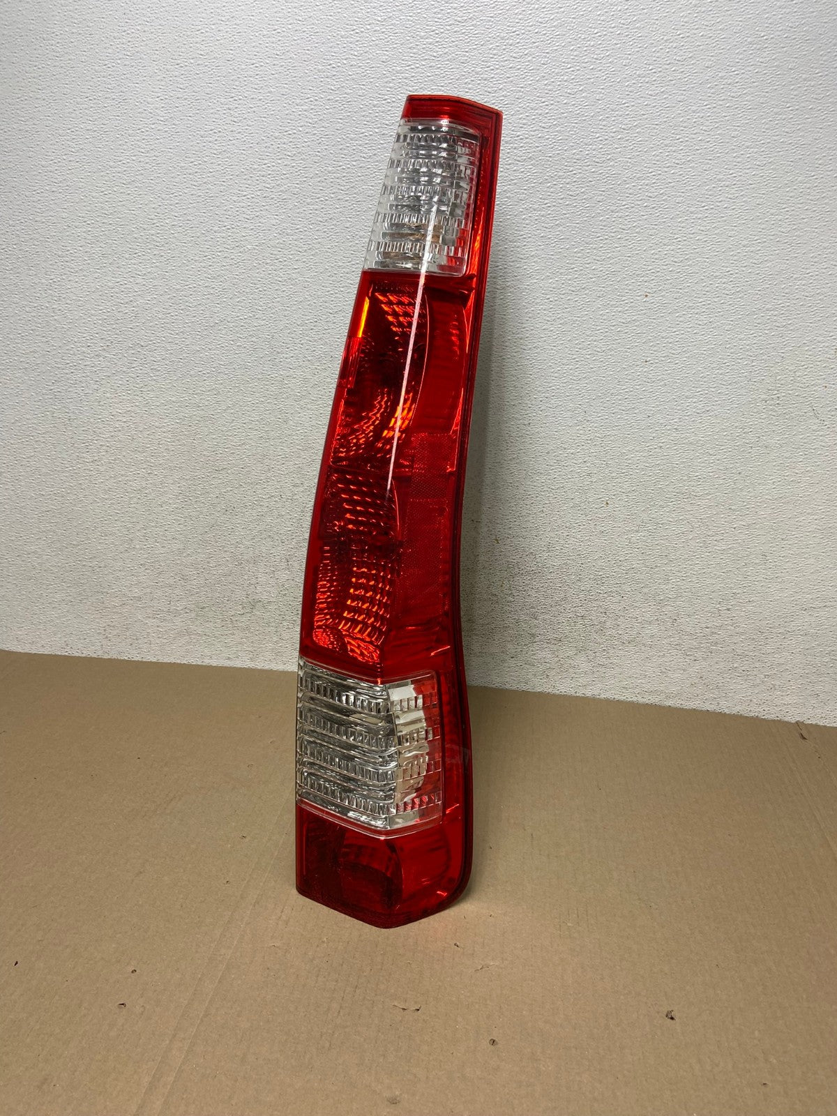 2005 to 2006 Honda Cr-v Crv Right Passenger Side Tail Light AE9422 LK0