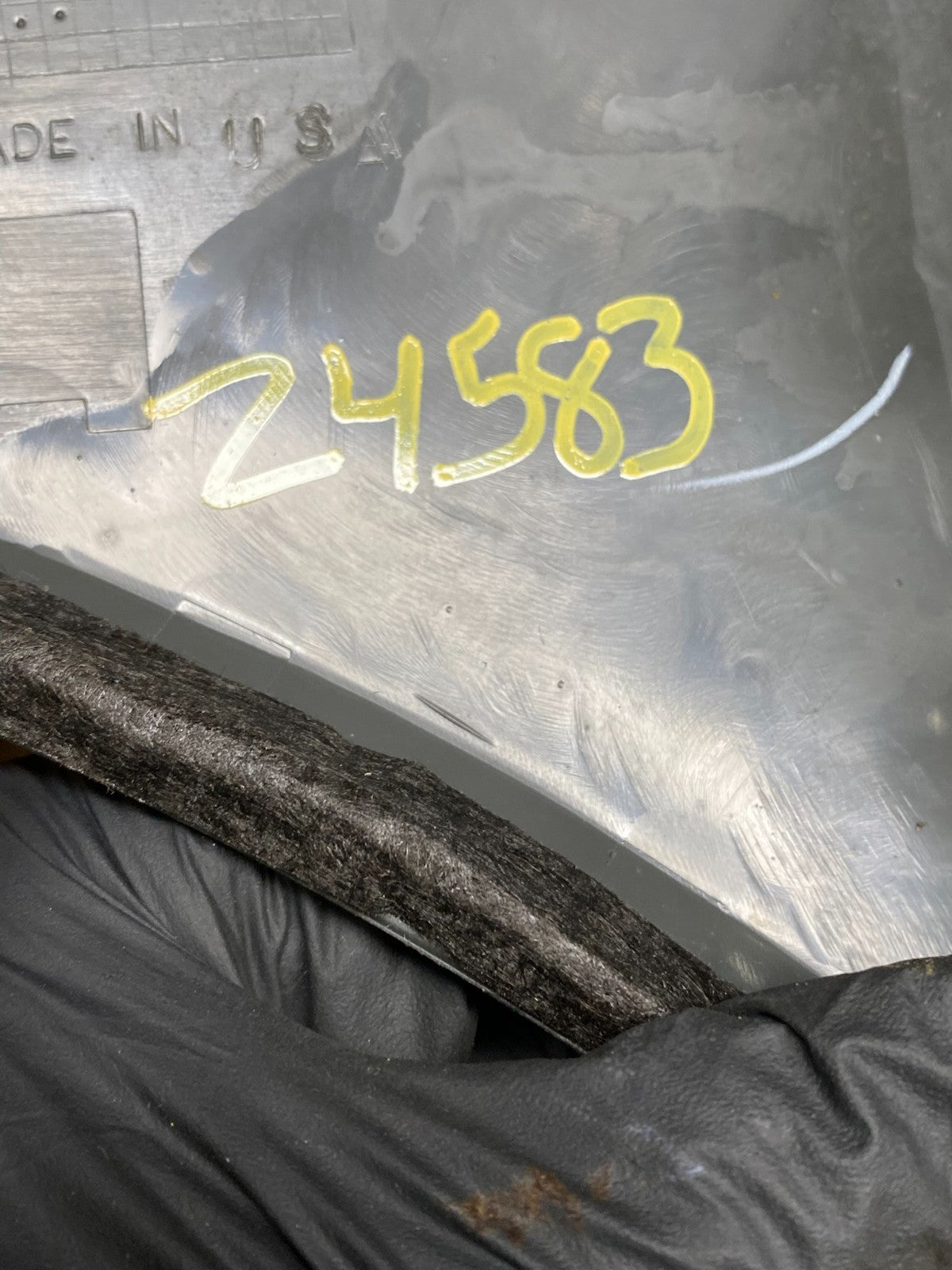 2005 to 2010 Honda Odyssey  Radio Climate Control Dash Trim Bezel Z4583 DG6