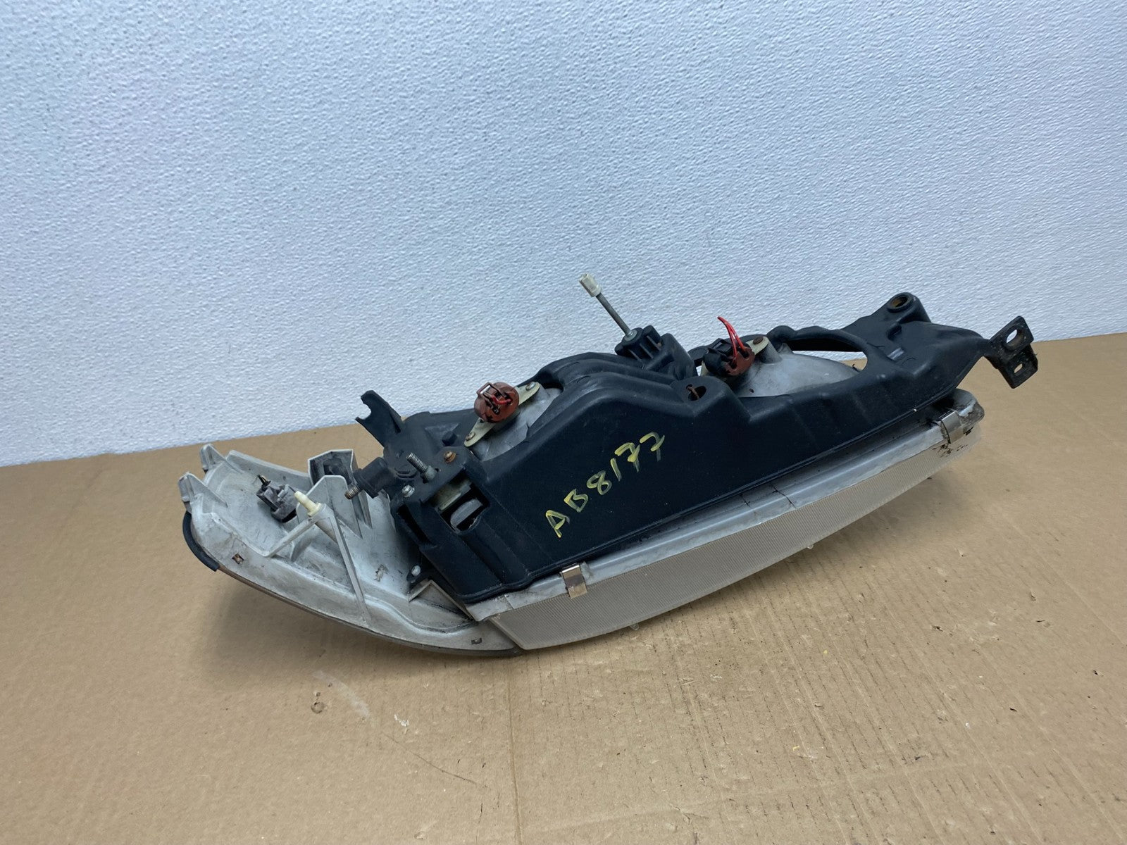 1995 to 1996 Toyota Camry Left LH Side Headlight OEM AB8177 DW8