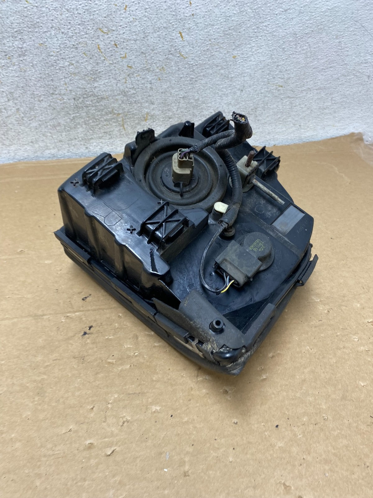 2006-2010 Mercury Mountaineer Right Passenger Rh Side Halogen Headlight AH82685