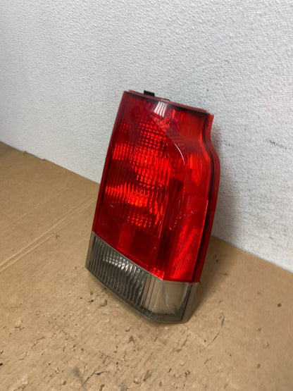 2001 - 2004 Volvo XC70 V70 Right Passenger Side LH Tail Light AD3077 LK1