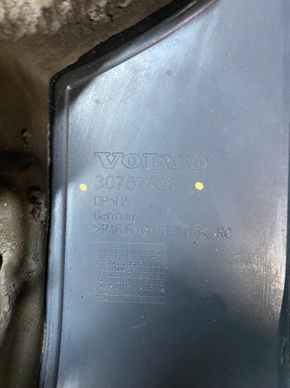 2007 to 2014 Volvo XC90 OEM 3.2L Upper Top Engine Motor Dust Cover Oem x9574 DG8
