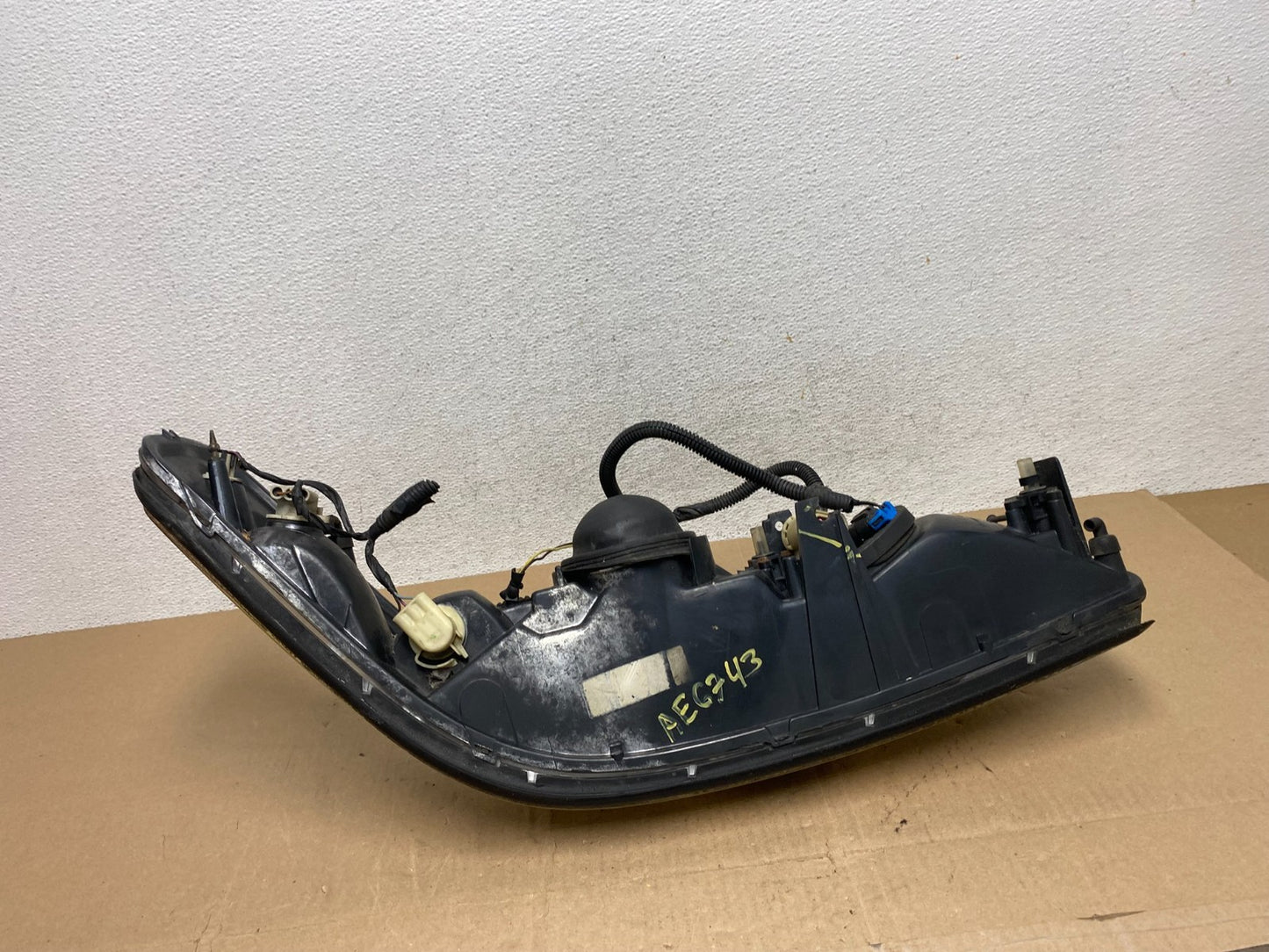 1998 to 2004 Cadillac Seville Left Driver LH Side Headlight ae6743 DG6
