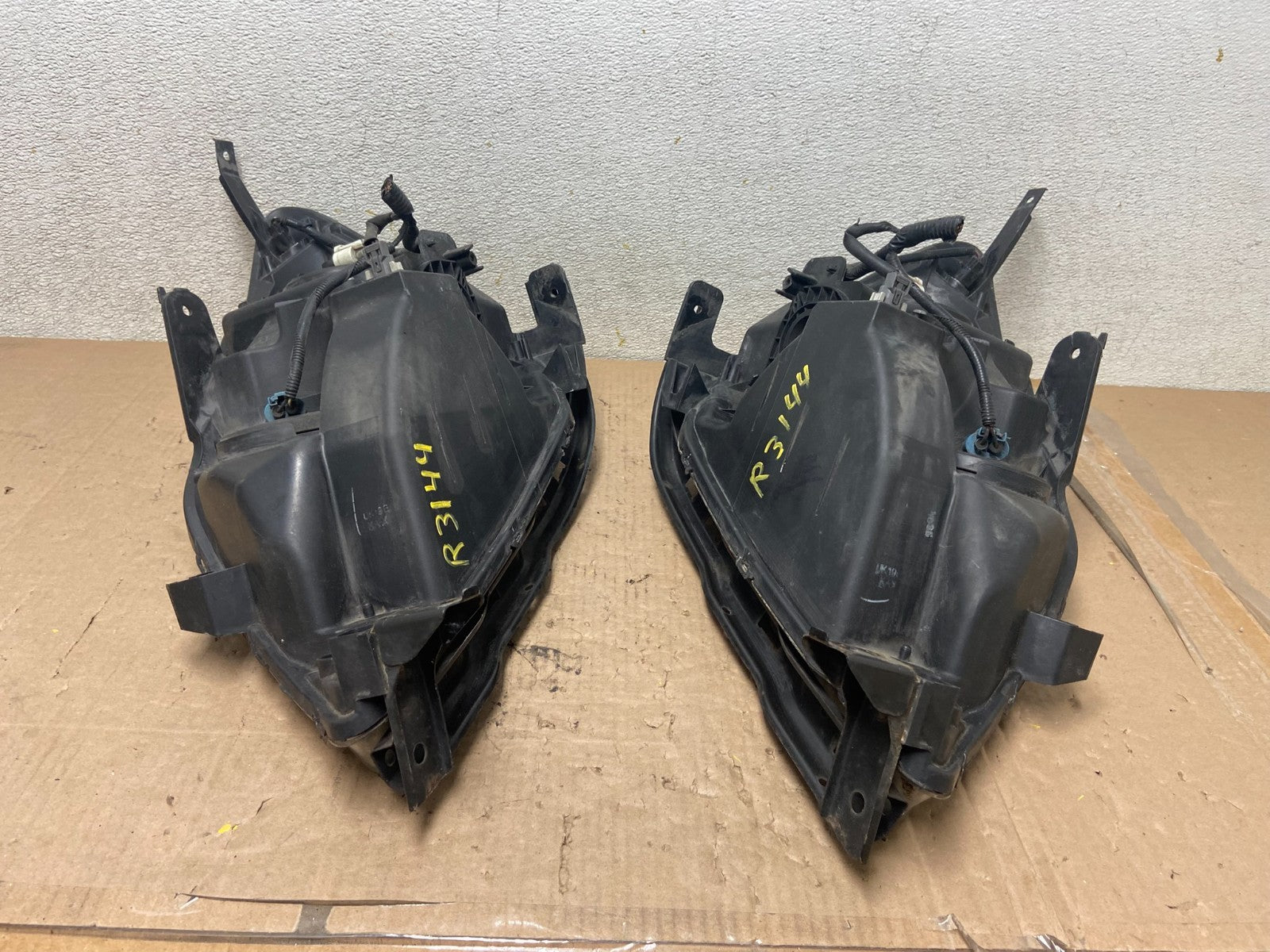 2005 2006 2007 Honda Odyssey Left+Right Set Halogen Headlights R3144 DW11
