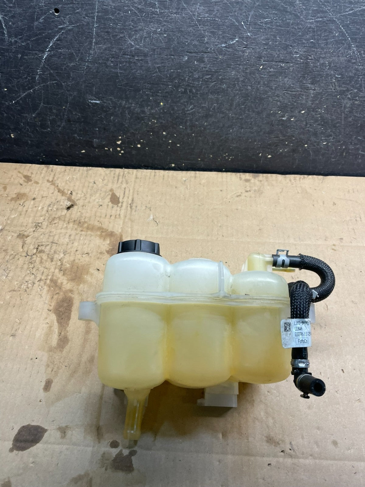 2020-2023 Ford Explorer Radiator Coolant Recovery Bootle Tank  W7082  DG0