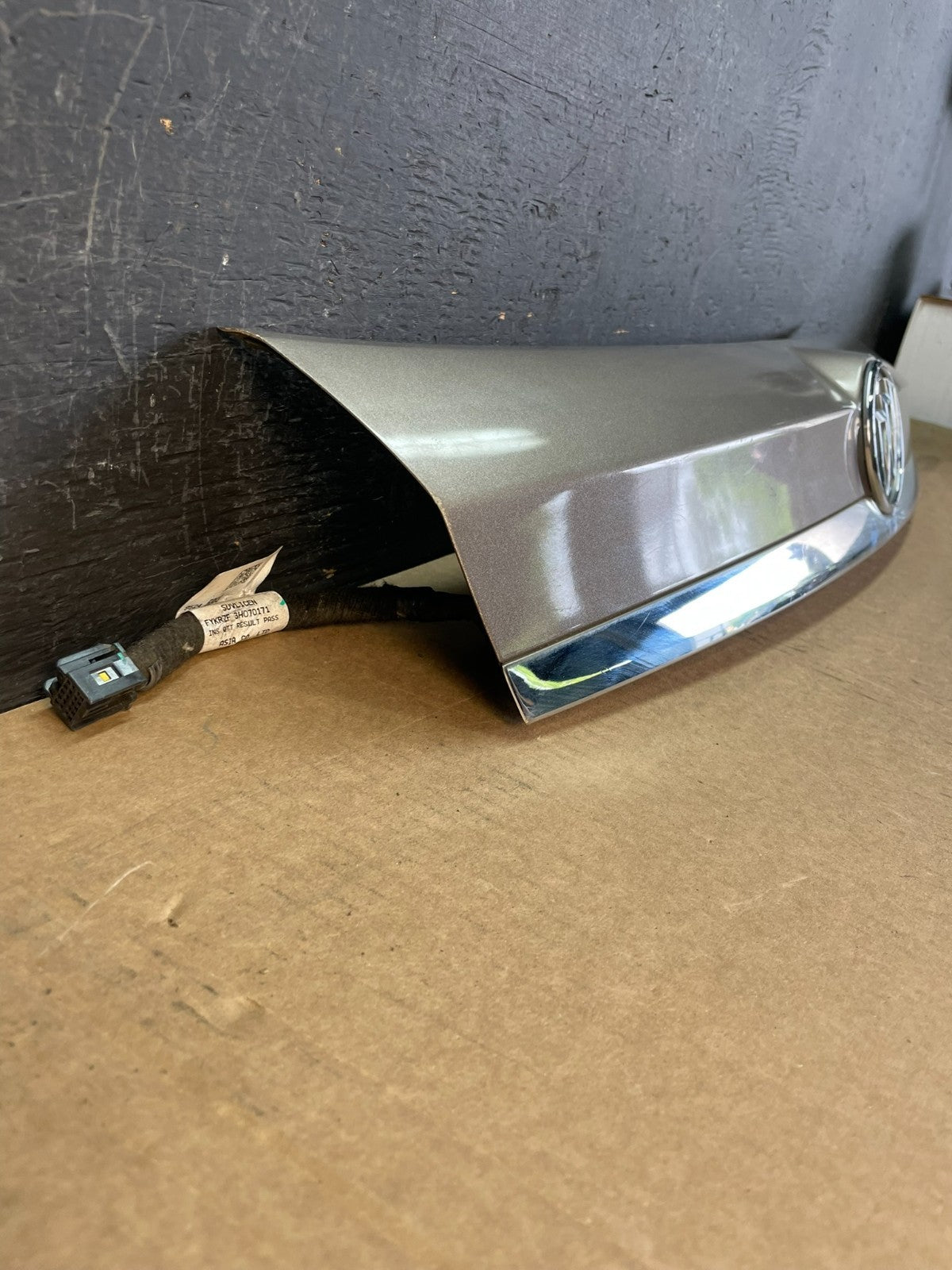 2013 to 2019 Buick Encore Molding Trunk Rear Tailgate W/ Camera AD0148 DG2
