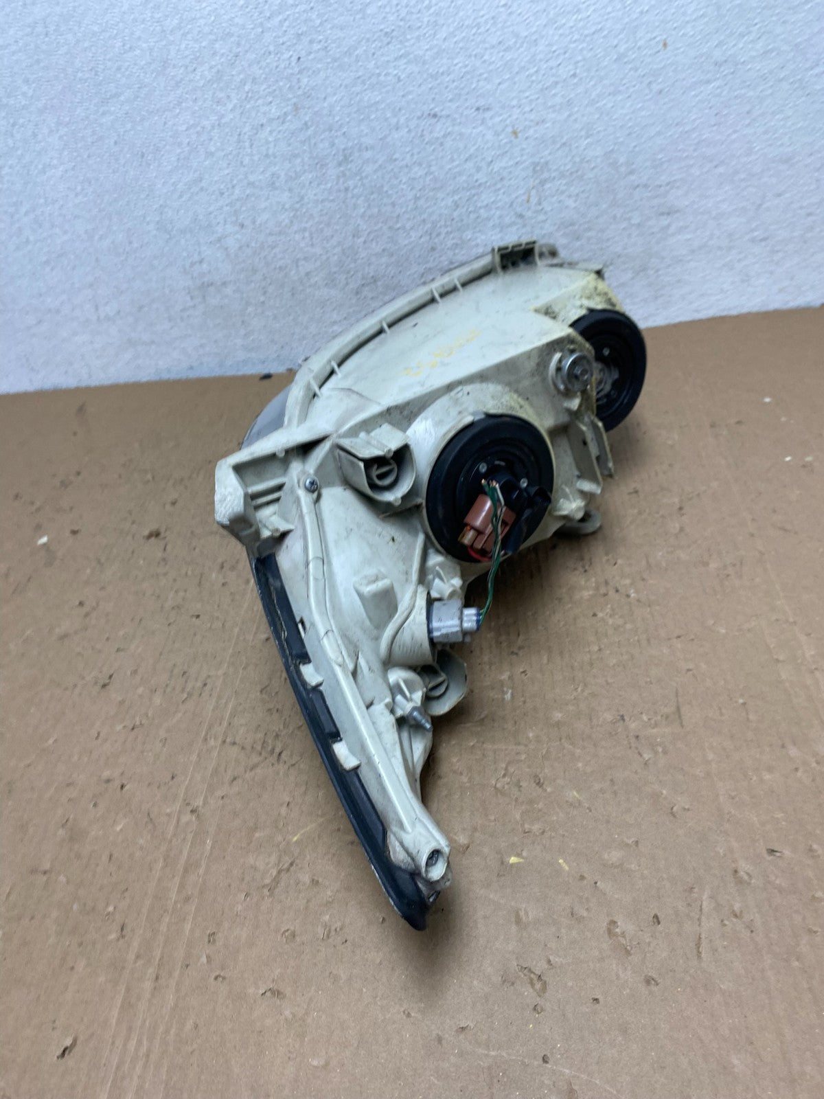 2002 to 2004 Toyota Camry Halogen Headlight Right Passenger Rh AD8752 DW6