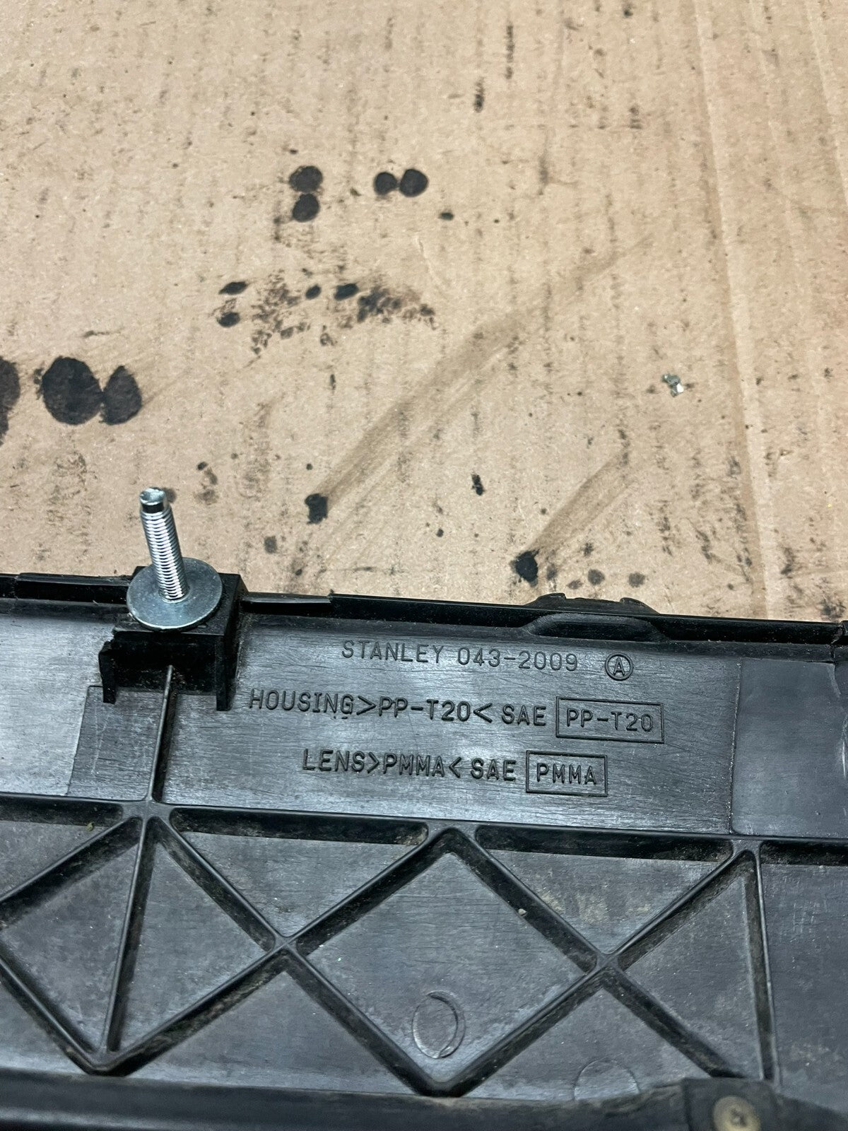 1995 to 1996 Subaru Legacy Wagon Trunk Mounted Center Tail Light Panel J3661 DG8
