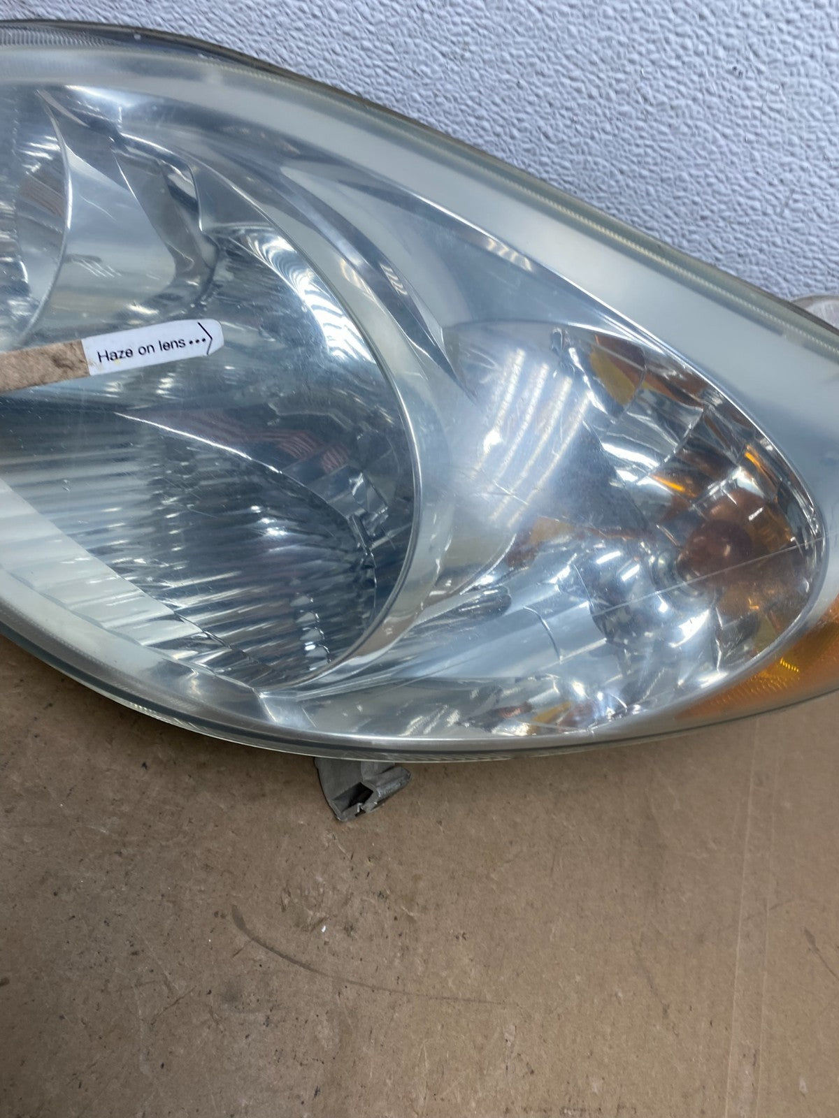 2003 to 2008 Toyota Matrix Left LH Side Halogen Headlight AC5770 DW5