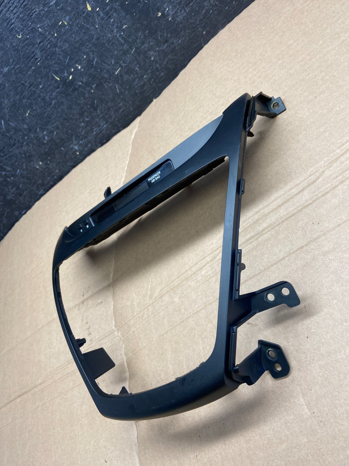 2014-2016 Hyundai Elantra Center Radio Climate Control Air Vent Bezel AF1755 DG2