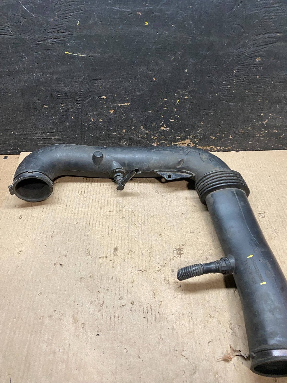 2000 to 2002 Jaguar S-Type Air Intake Hose Duct Tube OEM  u7737 DG7