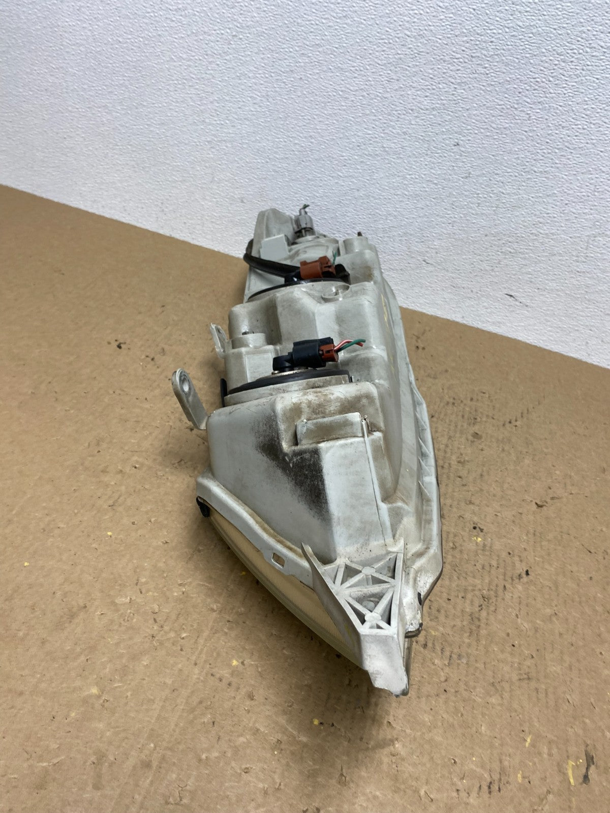 2000-2004 Toyota Avalon Halogen Headlight Right Passenger RH OEM AC1574 DW10