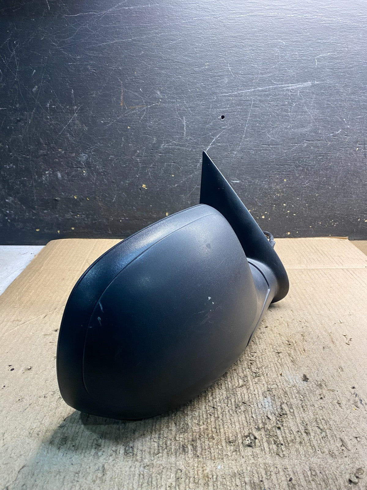 1999 to 2006 Chevrolet Tahoe Silverado Suburban Right Side Mirror OEM Z2504 MS1