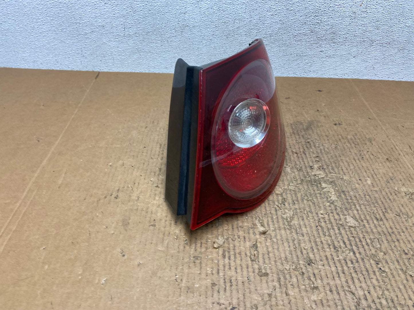 2008 2009 2010 Volkswagen Jetta Right Passenger RH Side Tail Light AE2775 LK2