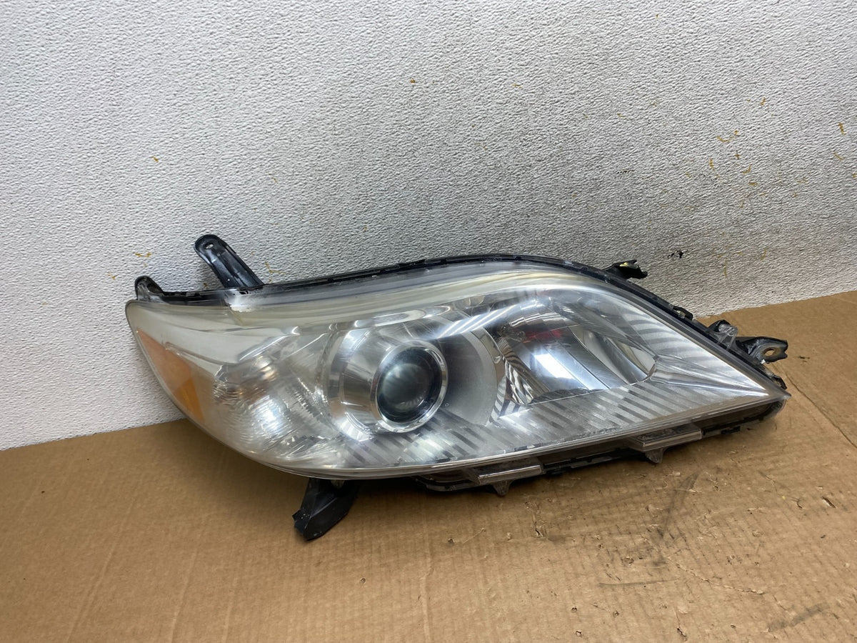 2011-2014 Toyota Sienna Right Passenger RH Halogen Headlight AI4650 DW0