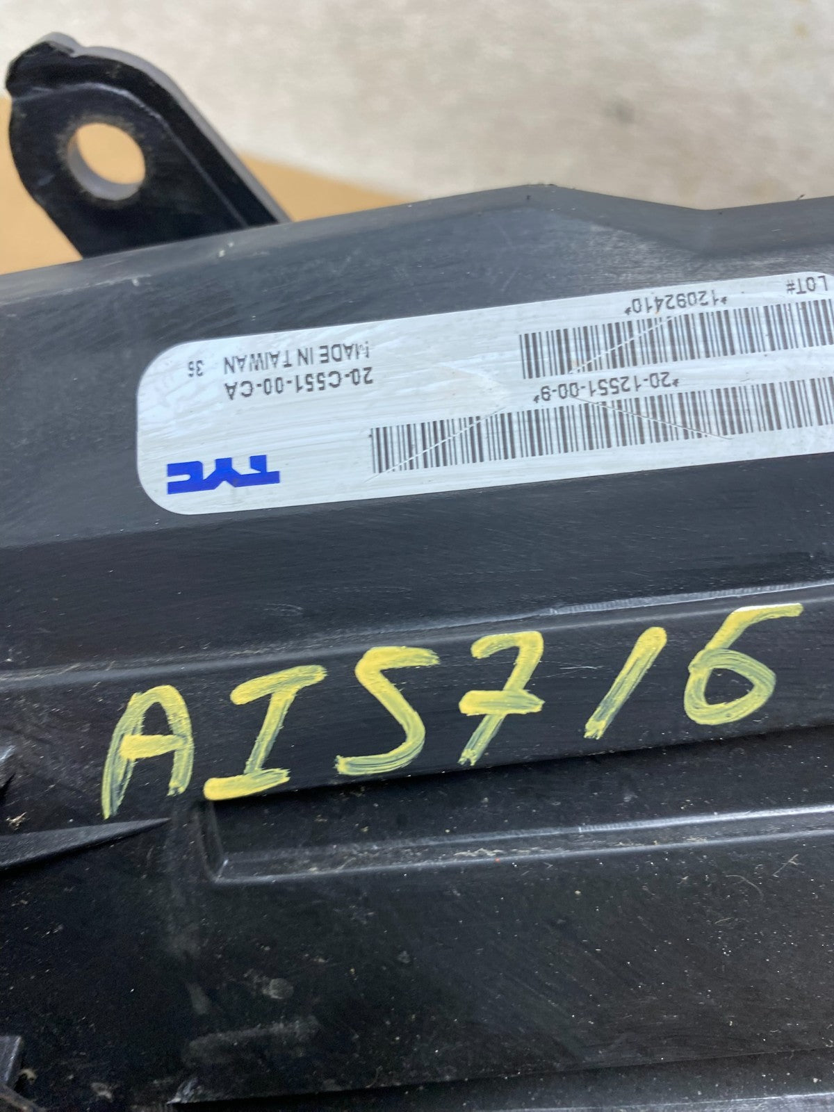 2011 2012 2013 Hyundai Elantra Right Passenger Headlight TYC AI5716 DW8