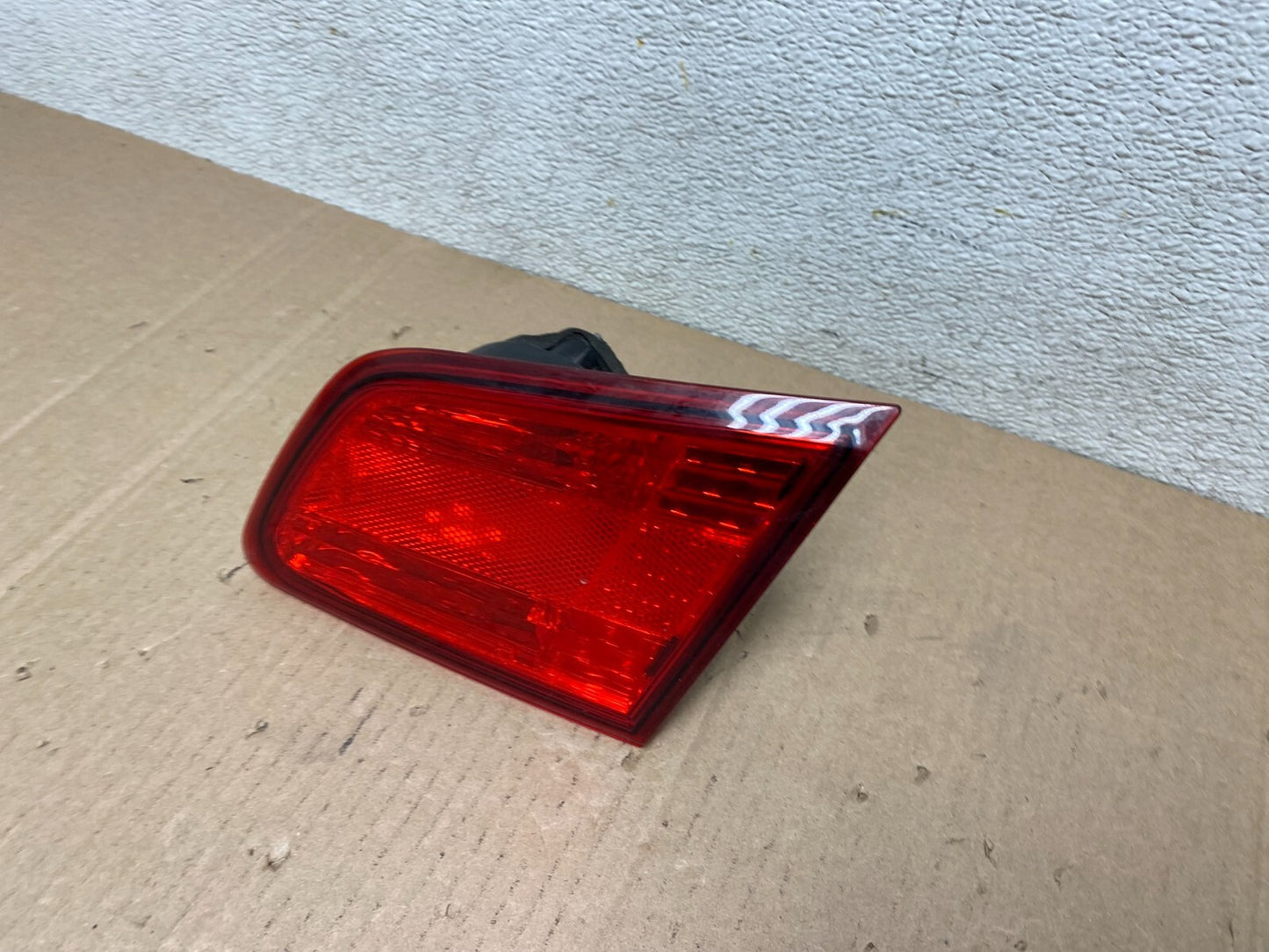 2010-2014 Subaru Legacy Right Passenger Rh Side Tail Light Inner Oem J7898 DW1