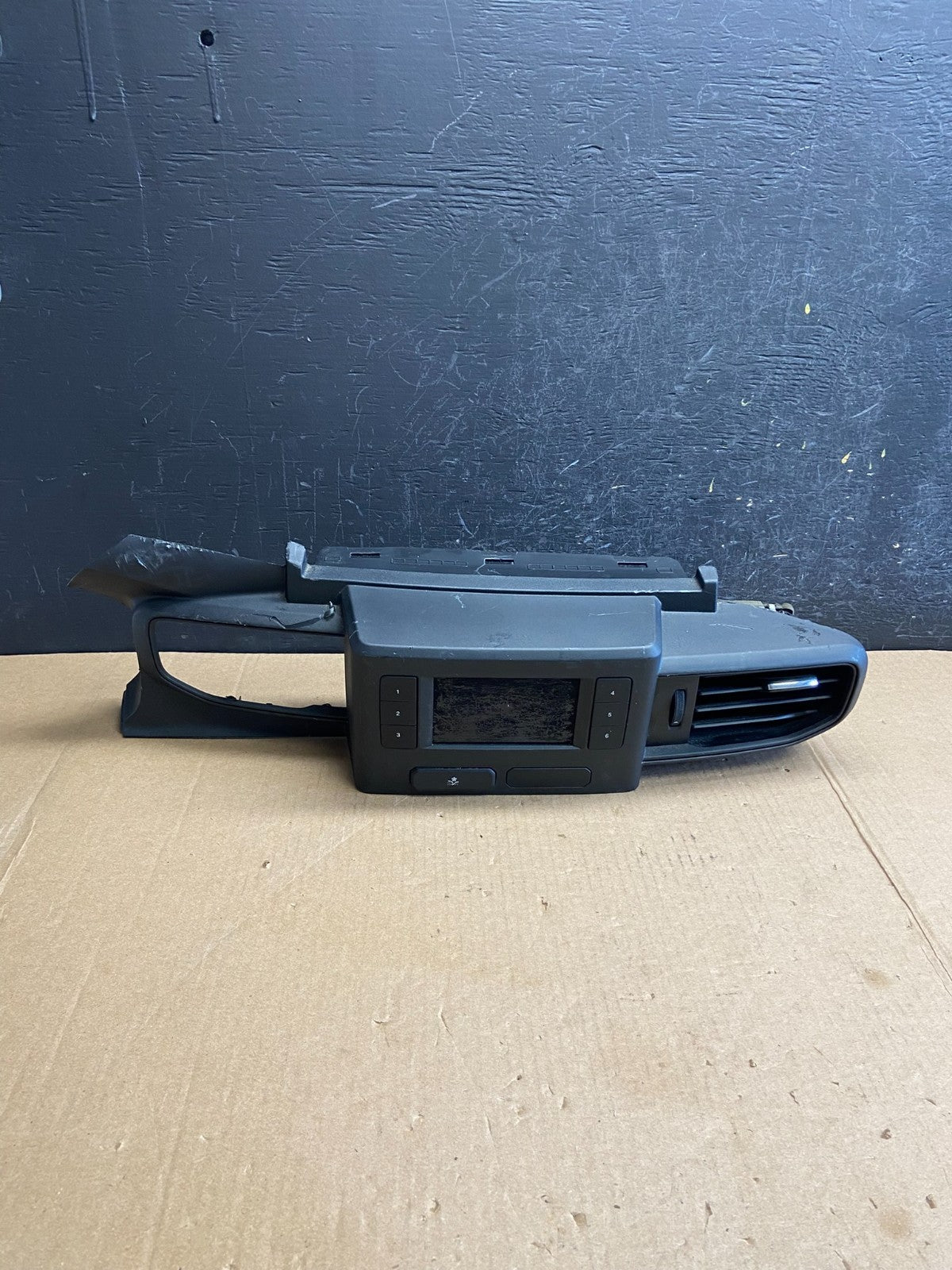 2020 to 2023 Ford Explorer Console Radio Display Screen Air Vents ae4419 DG0