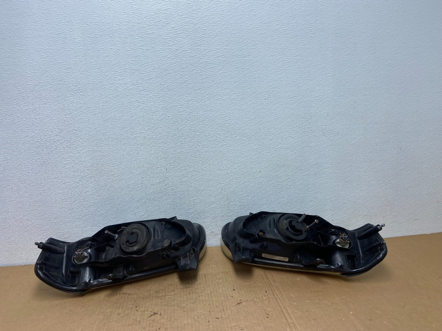 2000 to 2001 Nissan Maxima Left+Right Side Set Halogen Headlights AC7692 DG6