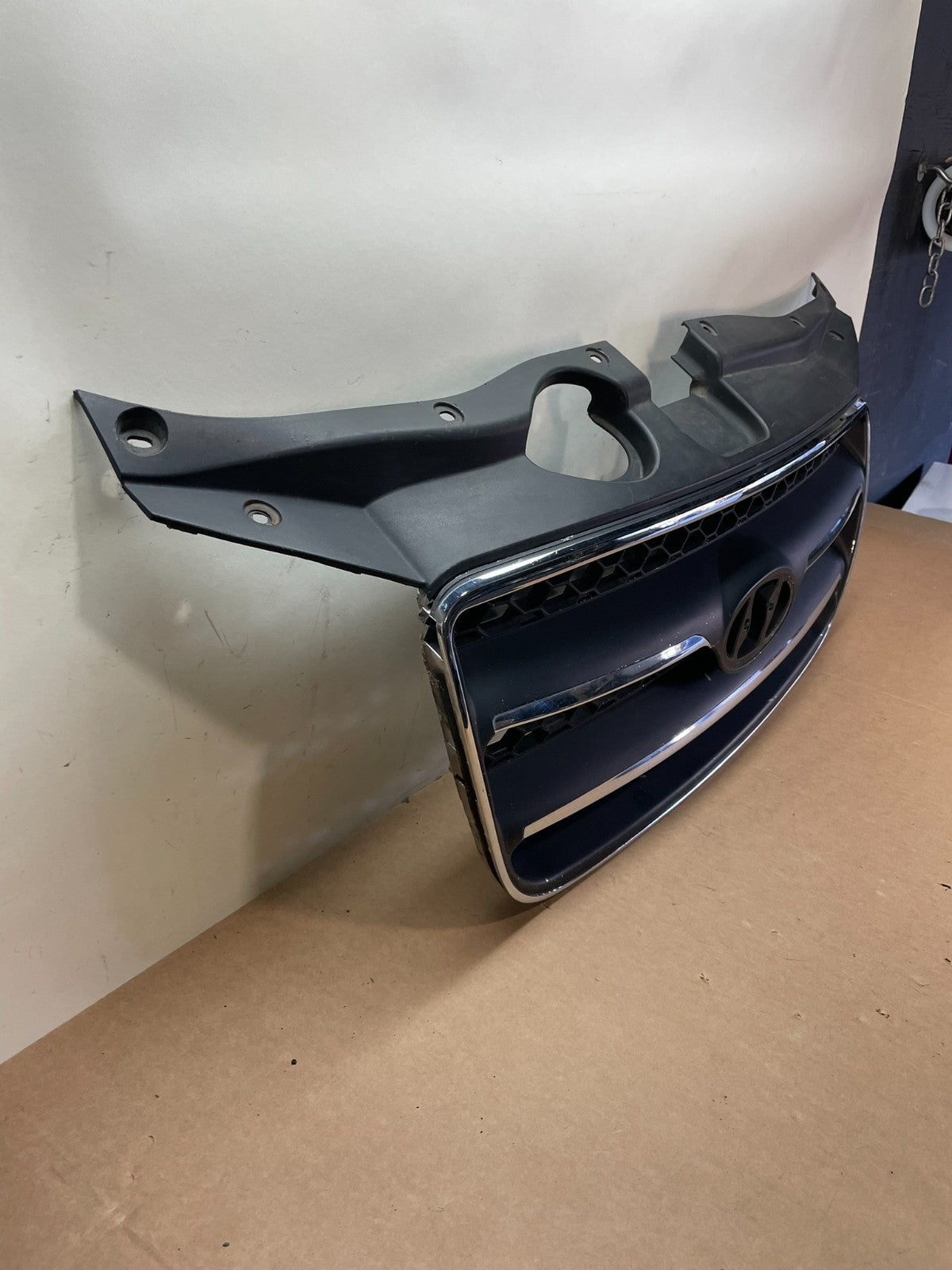 2007 to 2009 Hyundai Santa Fe Front Upper Grill Grille AJ1263 DG2