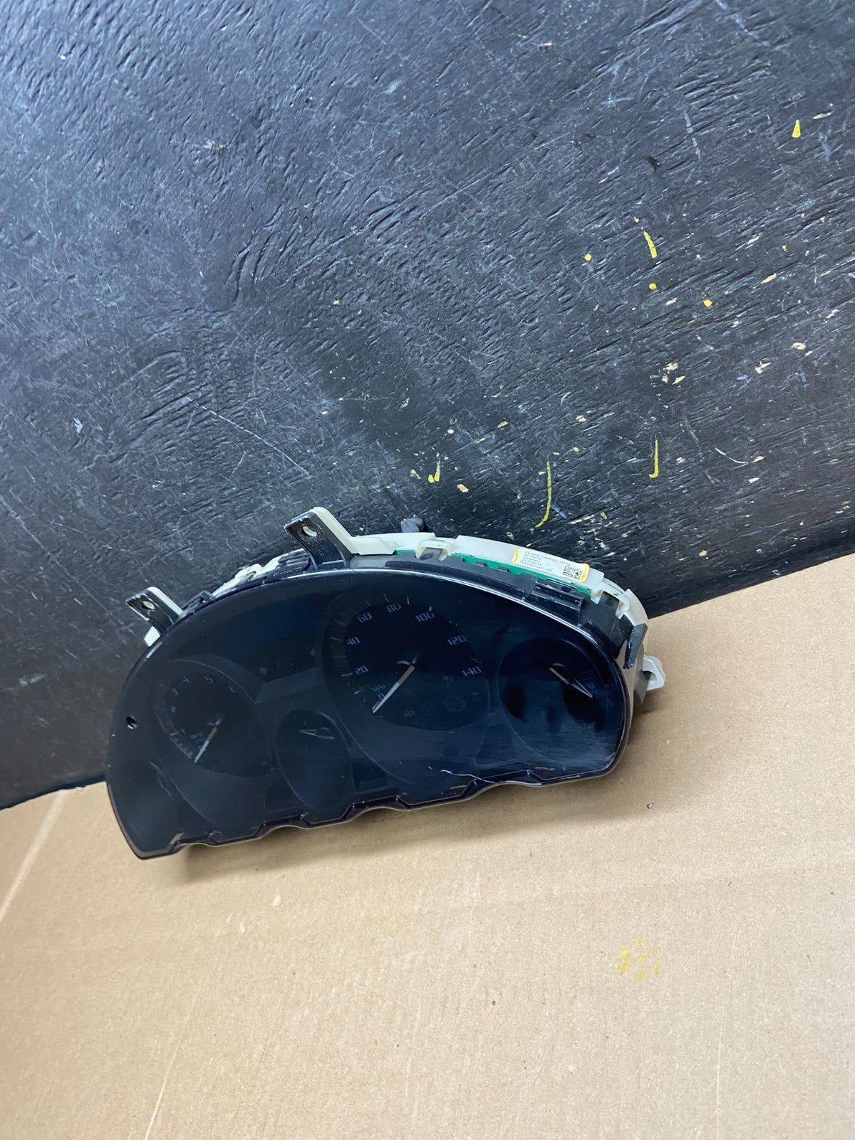 2008 to 2012 Buick Enclave Instrument Gauge Cluster Speedometer T4340 DG3