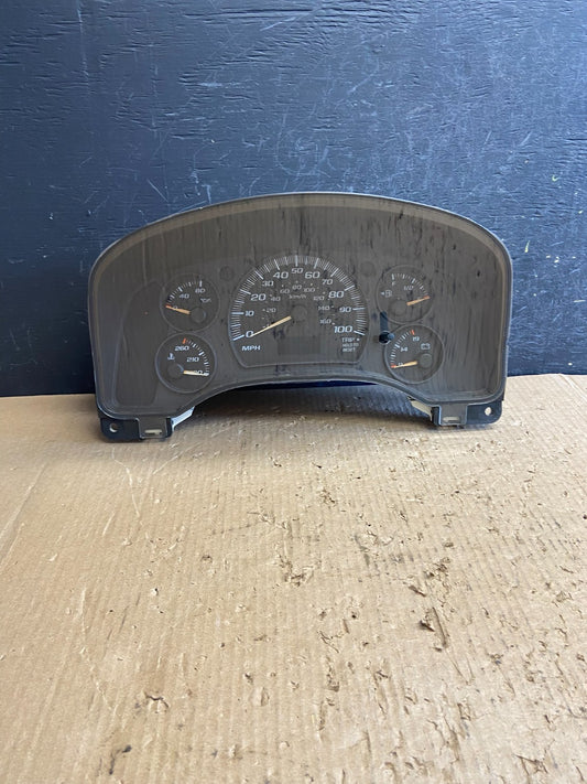 2004 to 2007 Chevrolet Express Speedometer Cluster Gauge AF1589 DG0