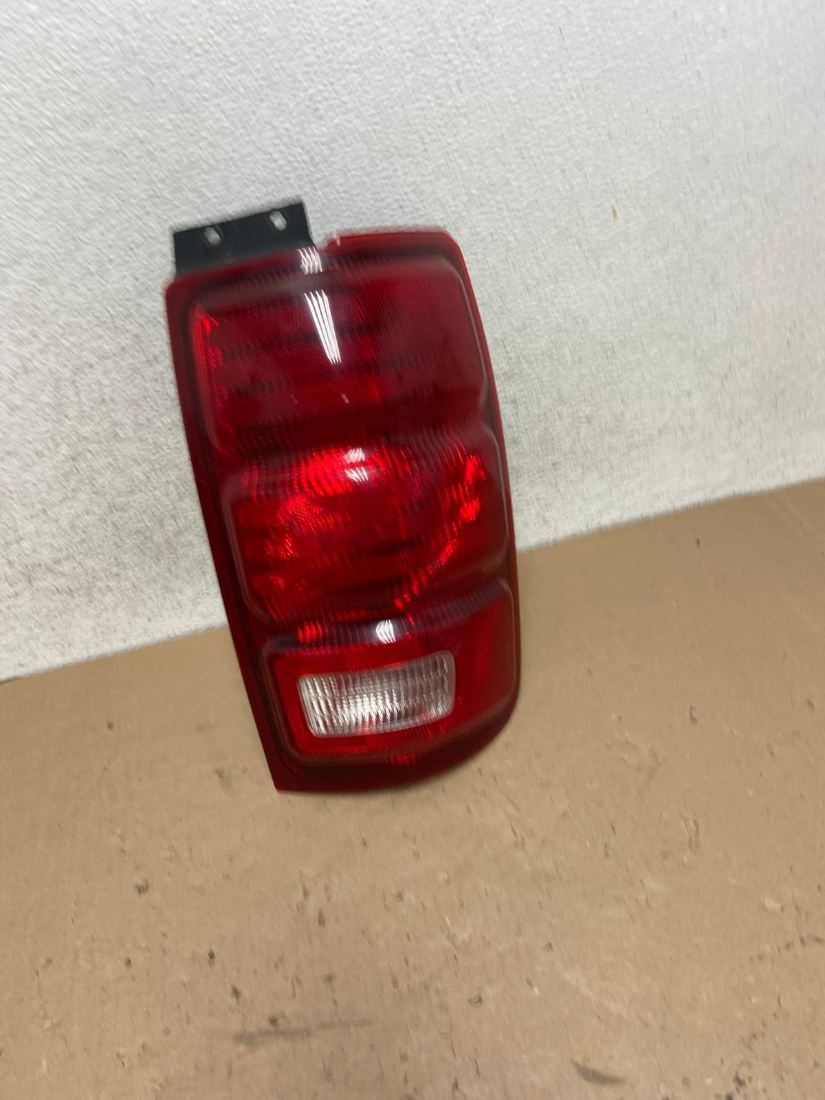 1997 to 2002 Ford Expedition Right Passenger RH Tail light AG4162 LK2