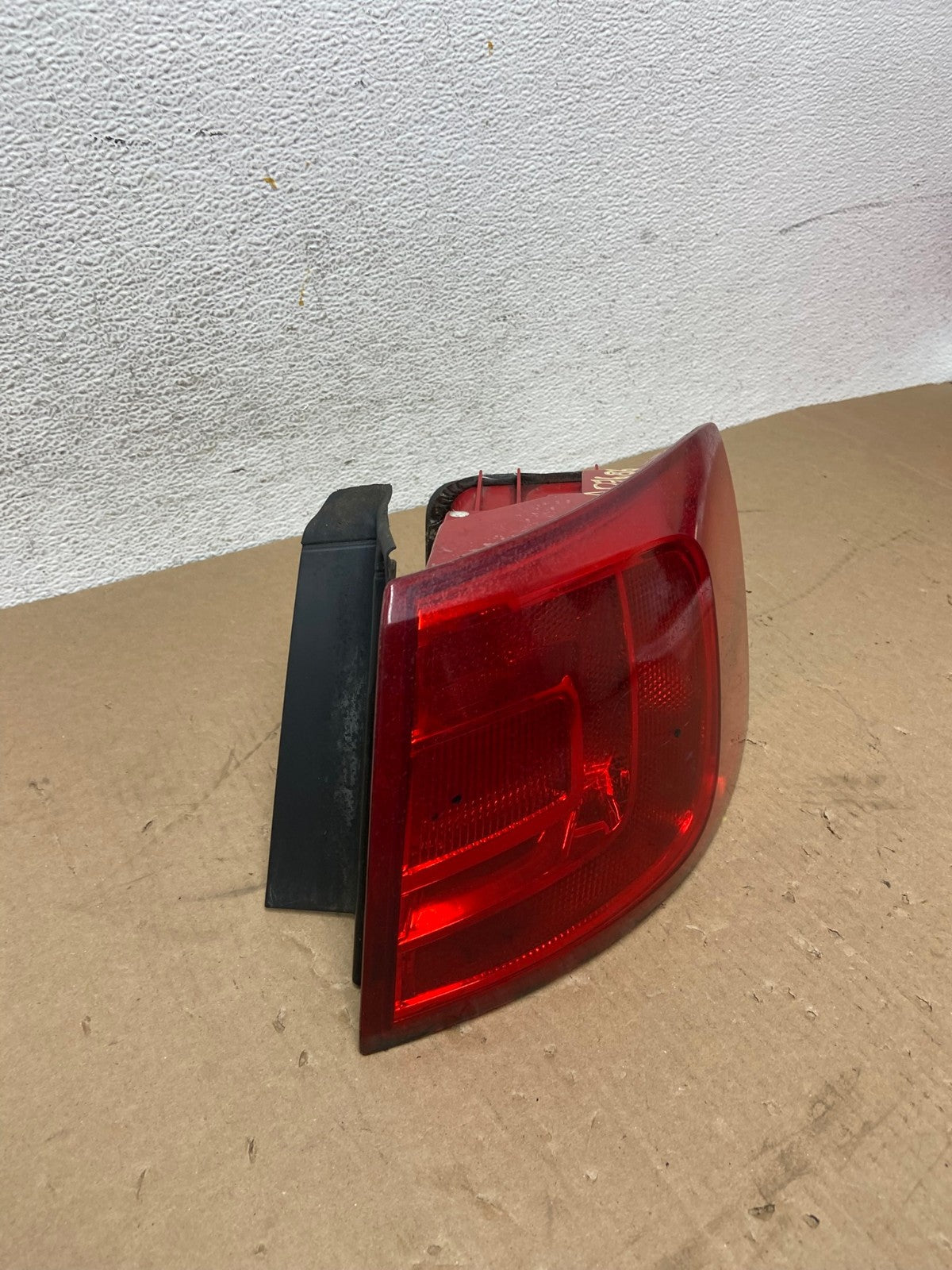 2011 to 2014 Volkswagen Jetta Right Passenger Rh Side Tail Light AD7686 LK1