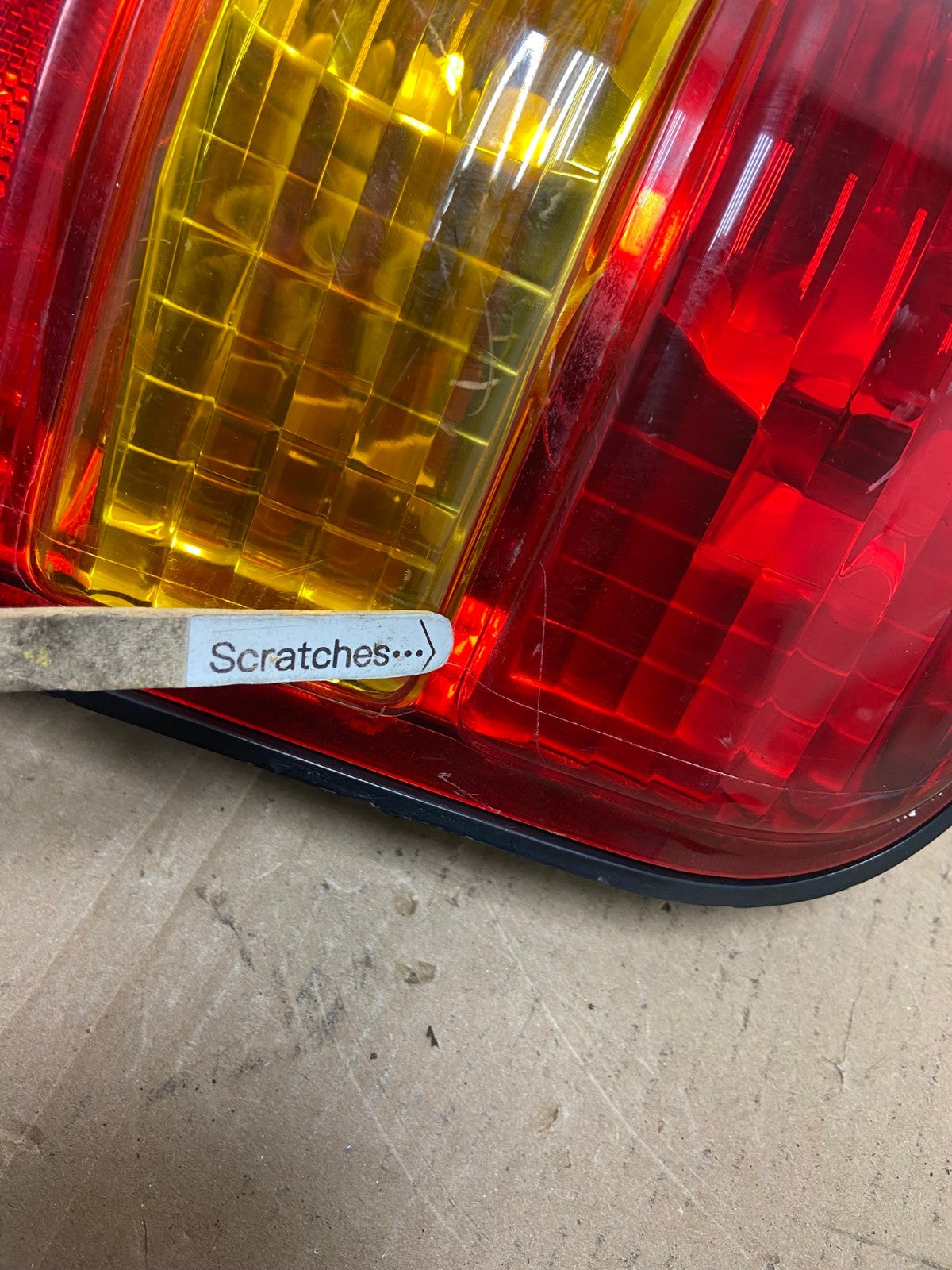 2001 to 2007 Ford Escape Right Passenger RH Side Tail Light AD8026 LK3