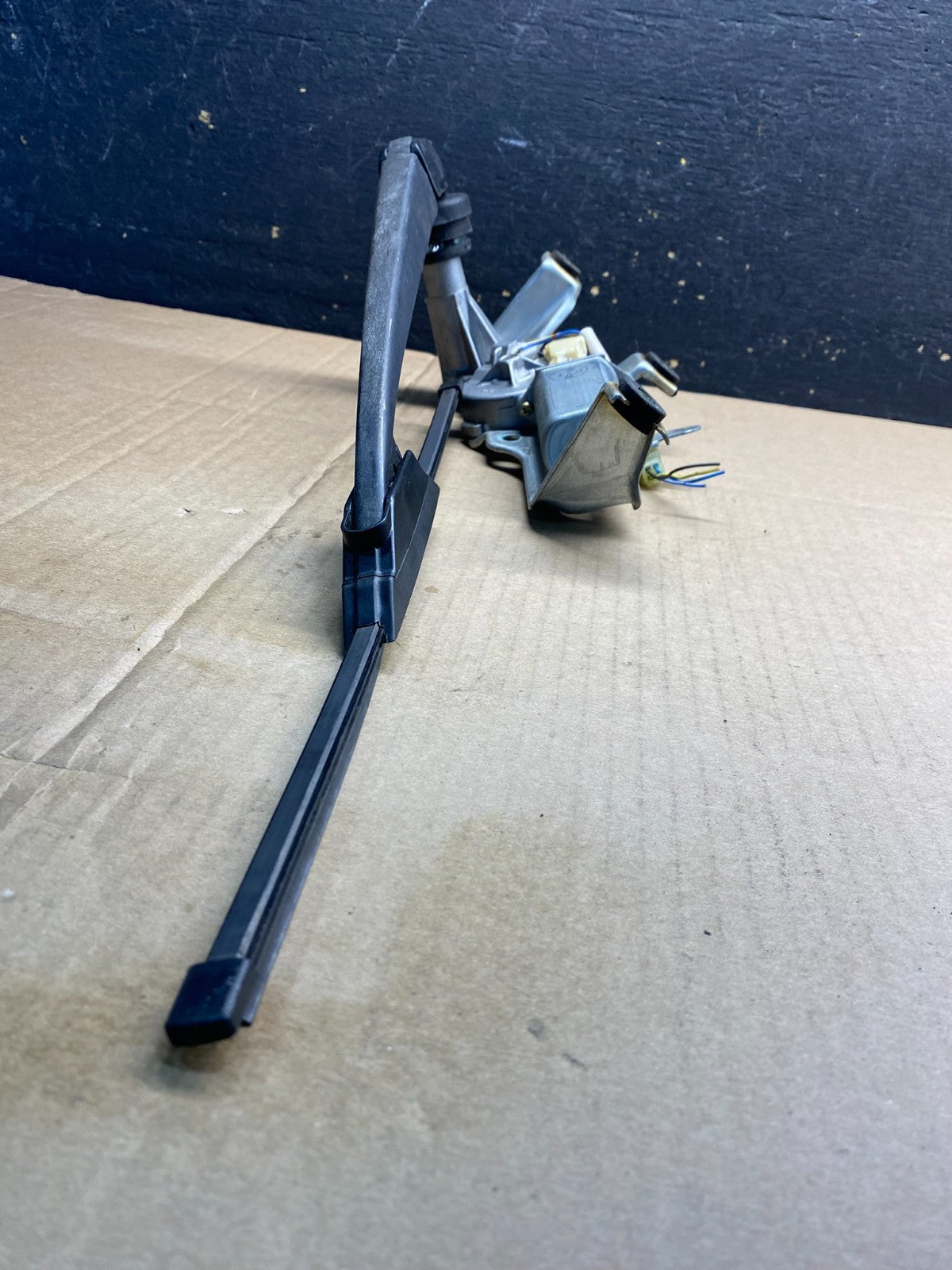 2003 to 2005 Subaru Forester Rear Wiper Motor 86510SA070 AA75922