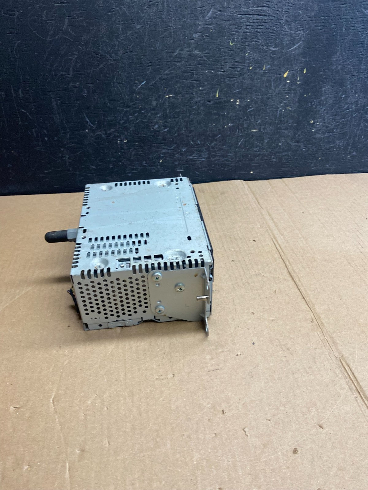 2013 to 2014 Ford Explorer Audio Equipment Radio Receiver AM FM CD AE4384 DG1