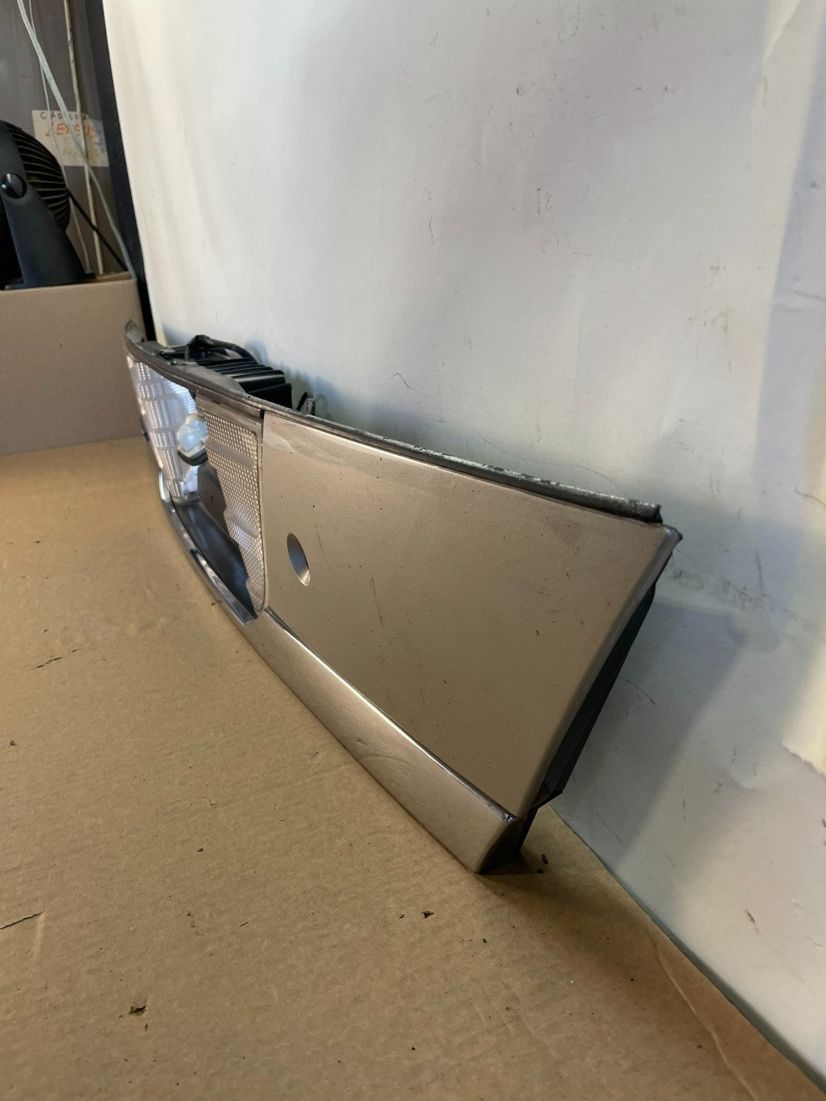 1998 - 2011 Ford Crown Victoria Trunk Rear Garnish License Plate Panel AH0409 DG1