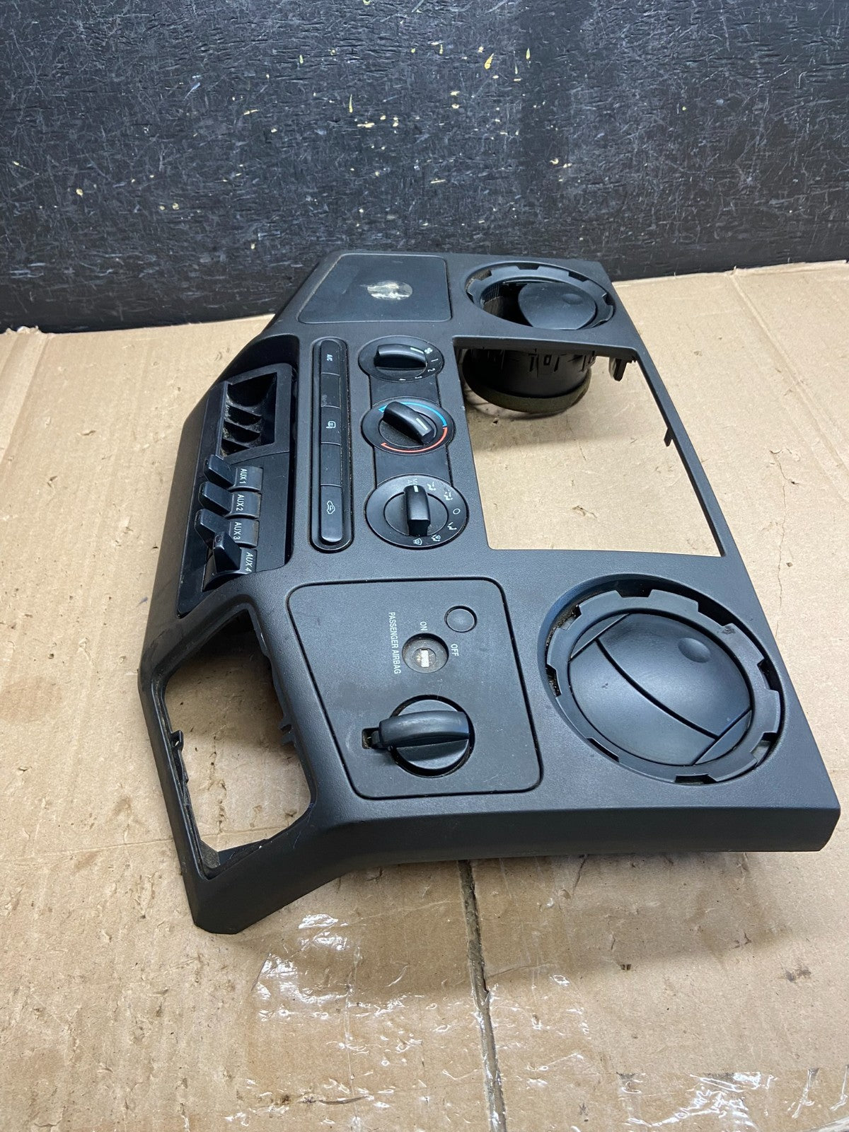 2008-2010 Ford F250 F350 Radio Climate Control Radio Dash Bezel Panel AI2767 DG2