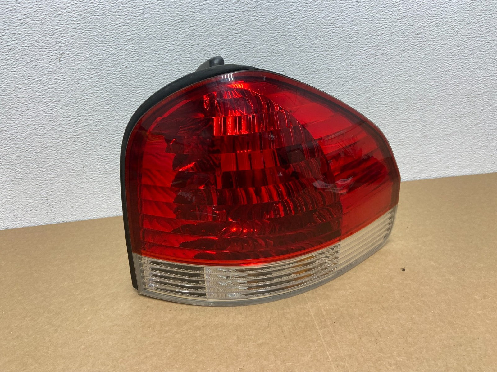 2005 to 2006 Hyundai Santa Fe Right Passenger Rh Side Tail Light Oem AB9944 DW0
