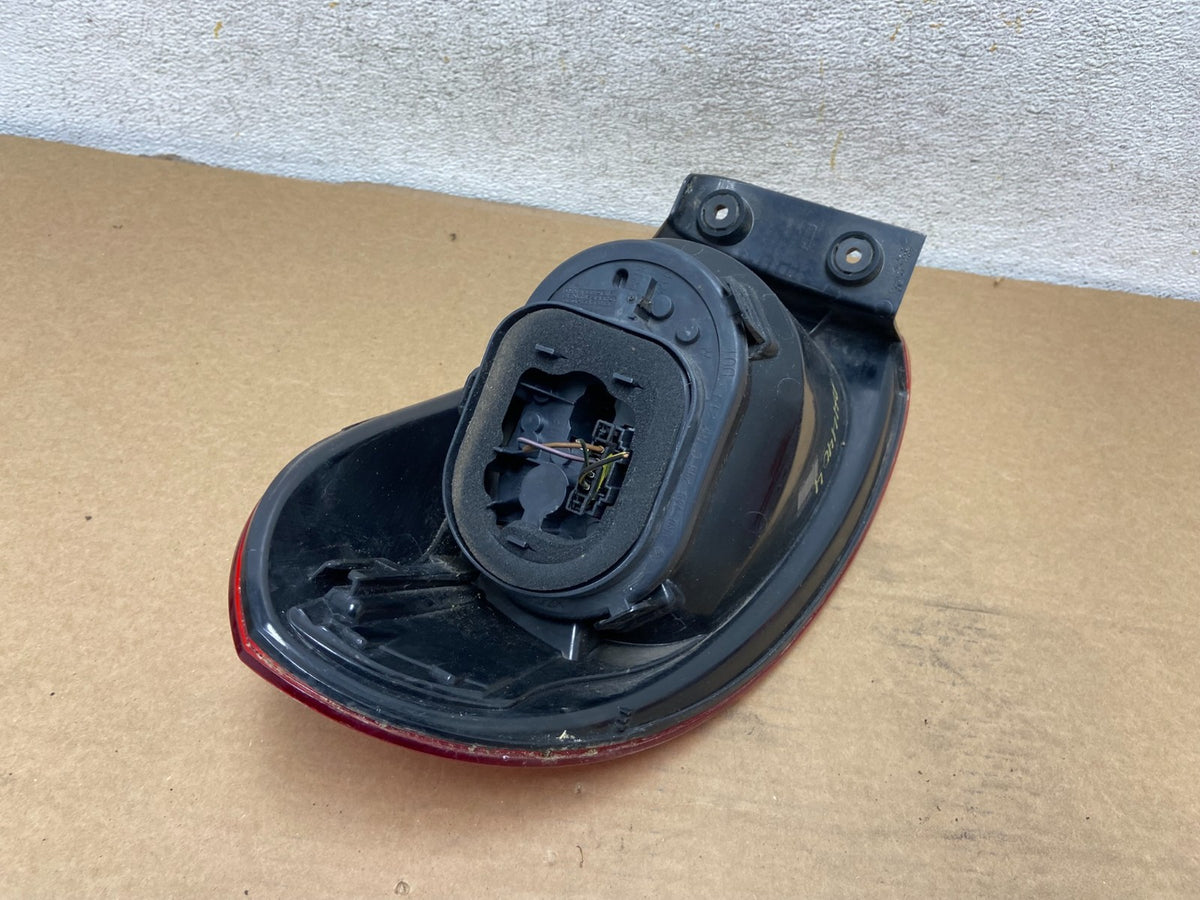 2009 to 2011 Volkswagen Tiguan Right Passenger Side Tail Light AH4405 DW5