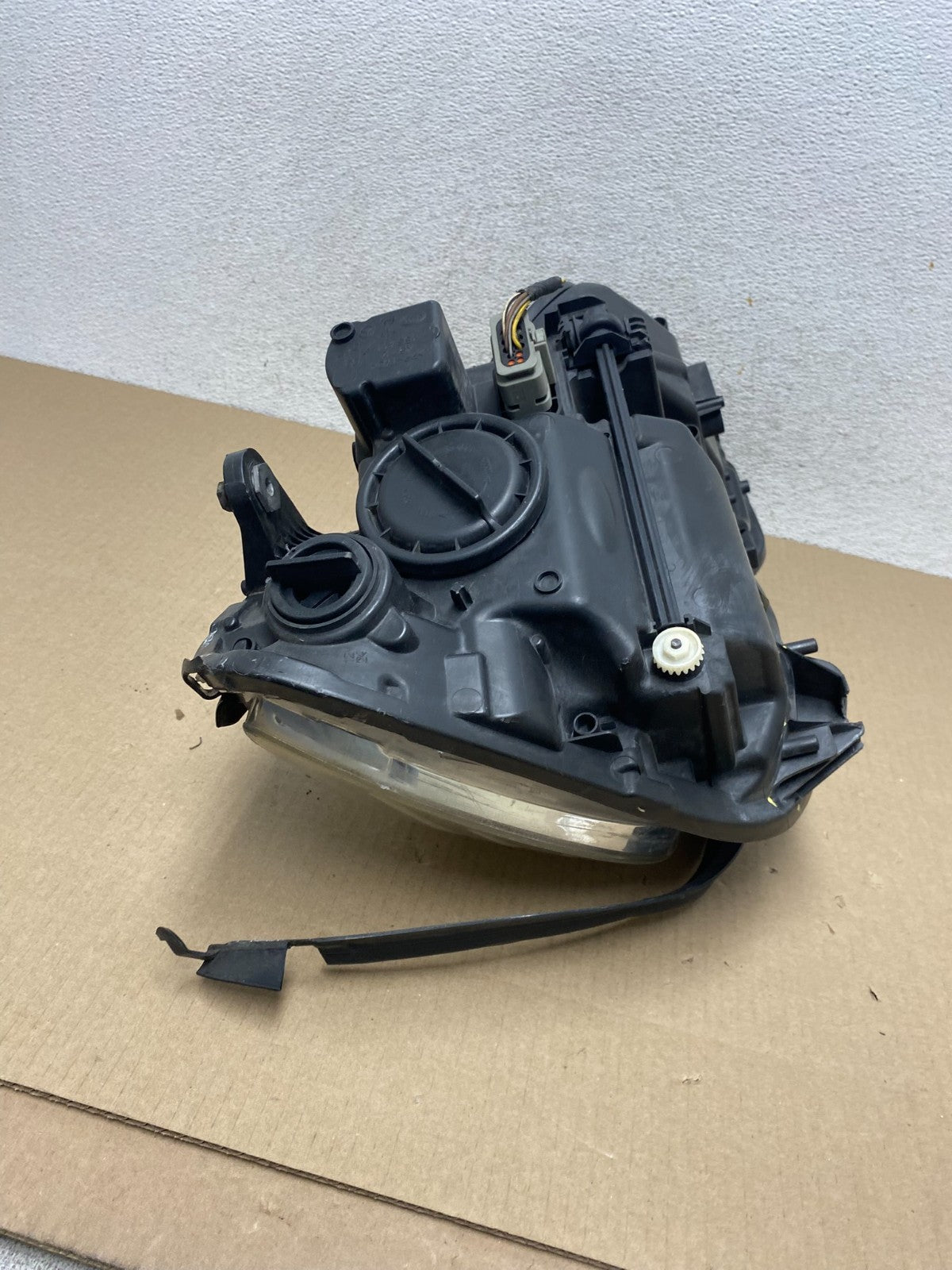 2010-2013 Mercedes E Class E350 E550 Left Driver LH Halogen Headlight AG5838 DW10