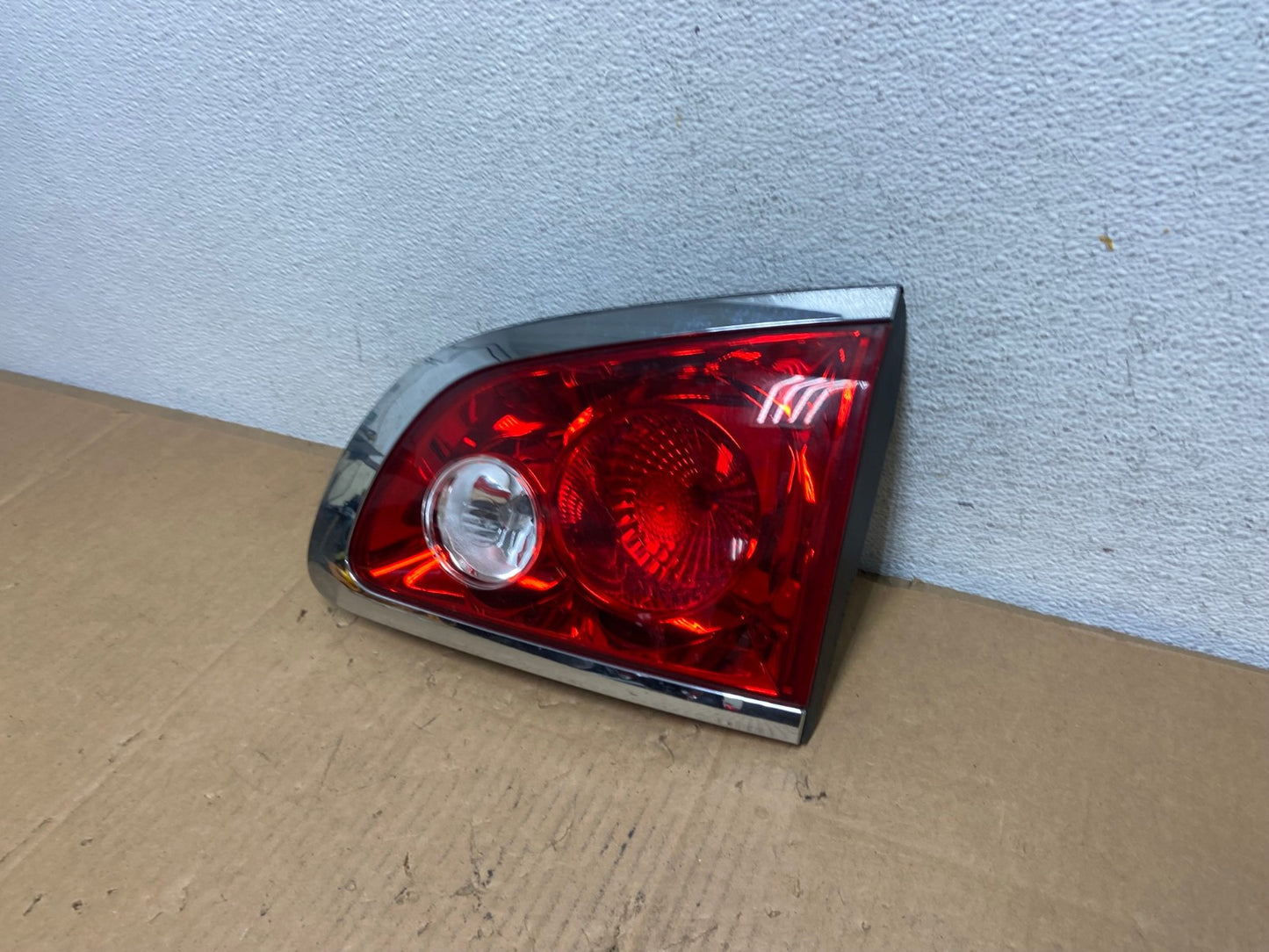2008-2012 Buick Enclave Right Passenger Rh Inner Tail Light AD0968 LK1