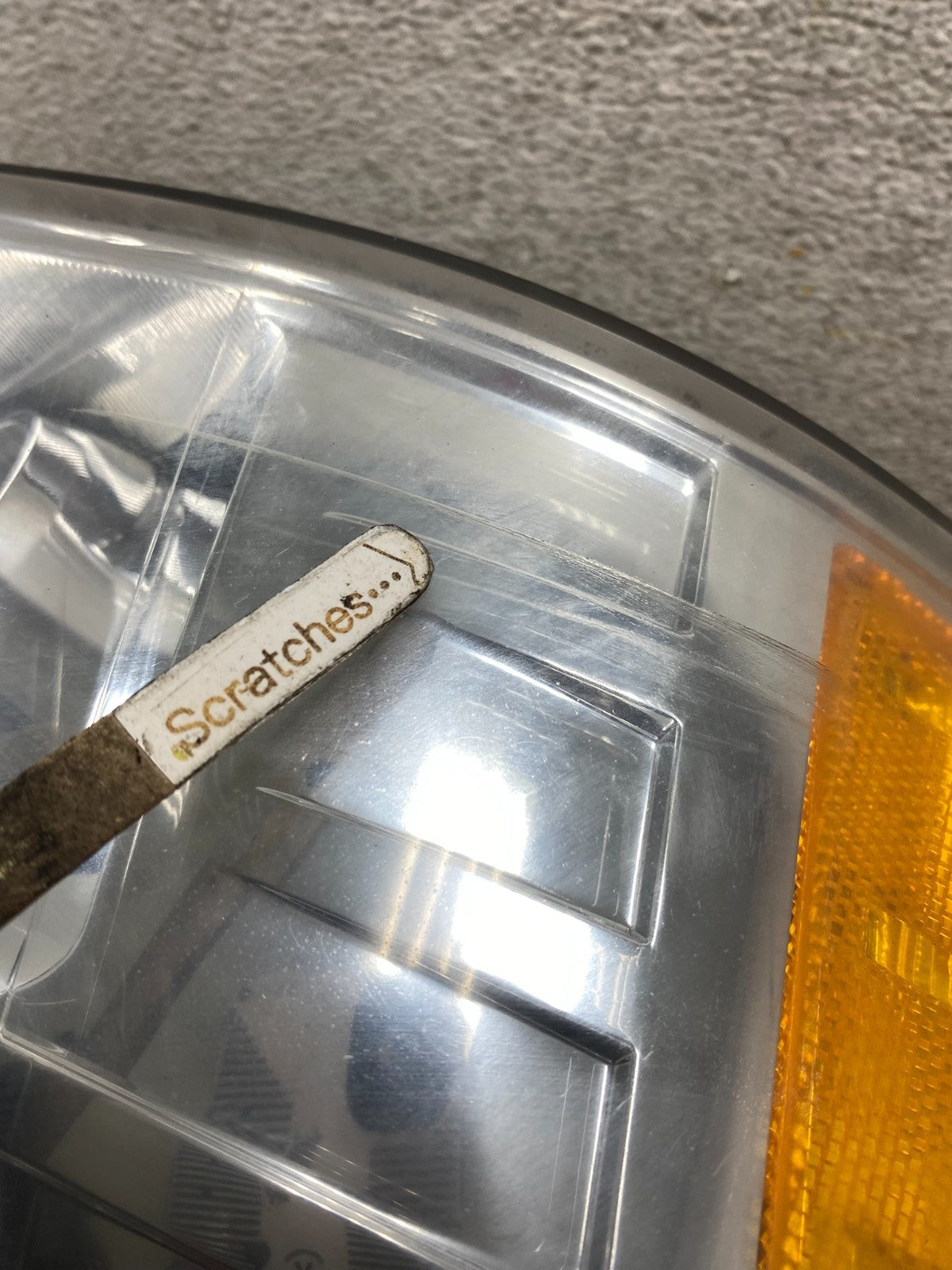 2007 - 2014 Cadillac Escalade Right Passenger Side Xenon HID Headlight AI6870 DW3