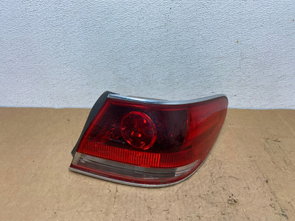 2005 - 2006 Lexus ES330 Right Passenger Side Tail Light AD0503 LK0