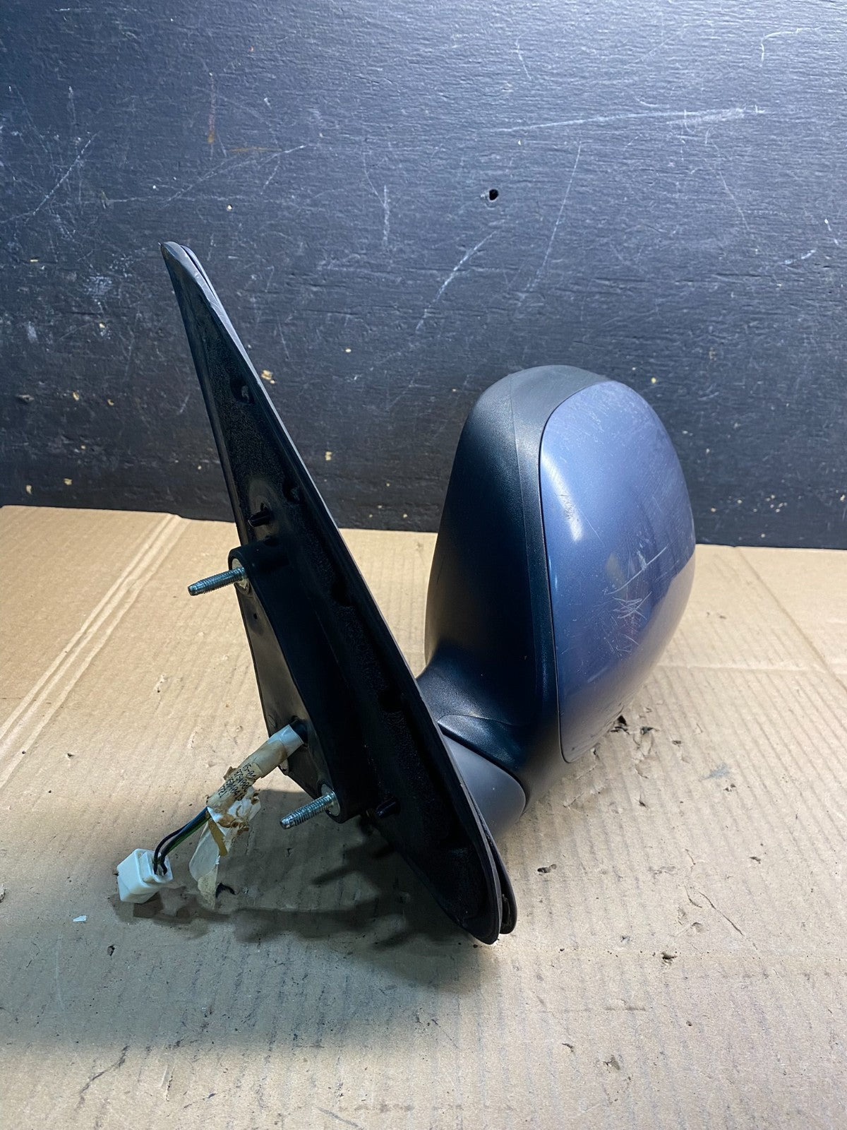 2001 to 2006 Toyota Sequoia Left Driver View Door Mirror OEM AB0589 MS1