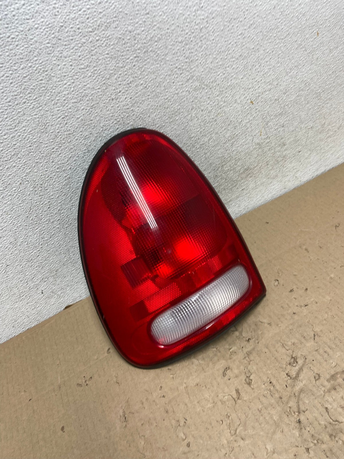 1998 to 2003 Dodge Durango Tail Light Left Driver LH Side AG5952 LK2