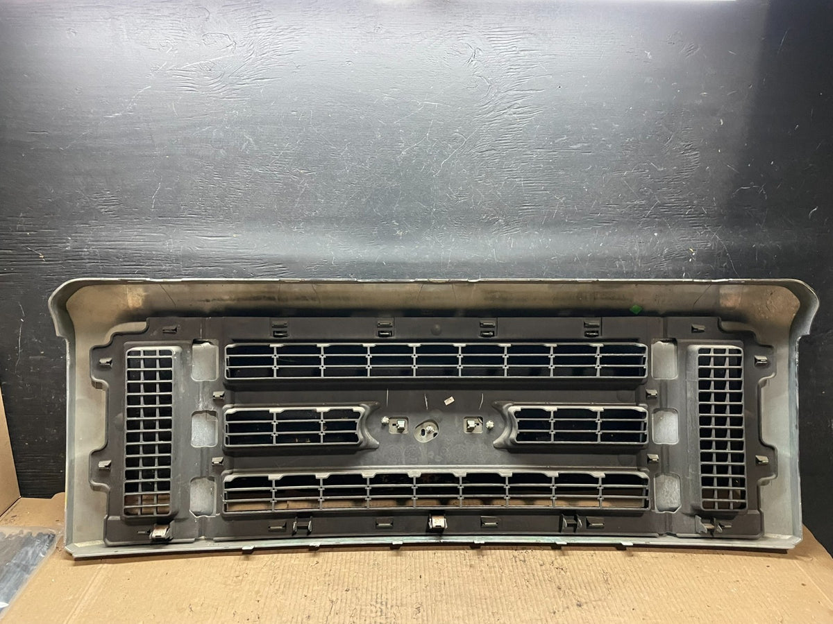 2008 to 2014 Ford Econoline E150 E250 Front Upper Chrome Grill Grille u6087 DG7