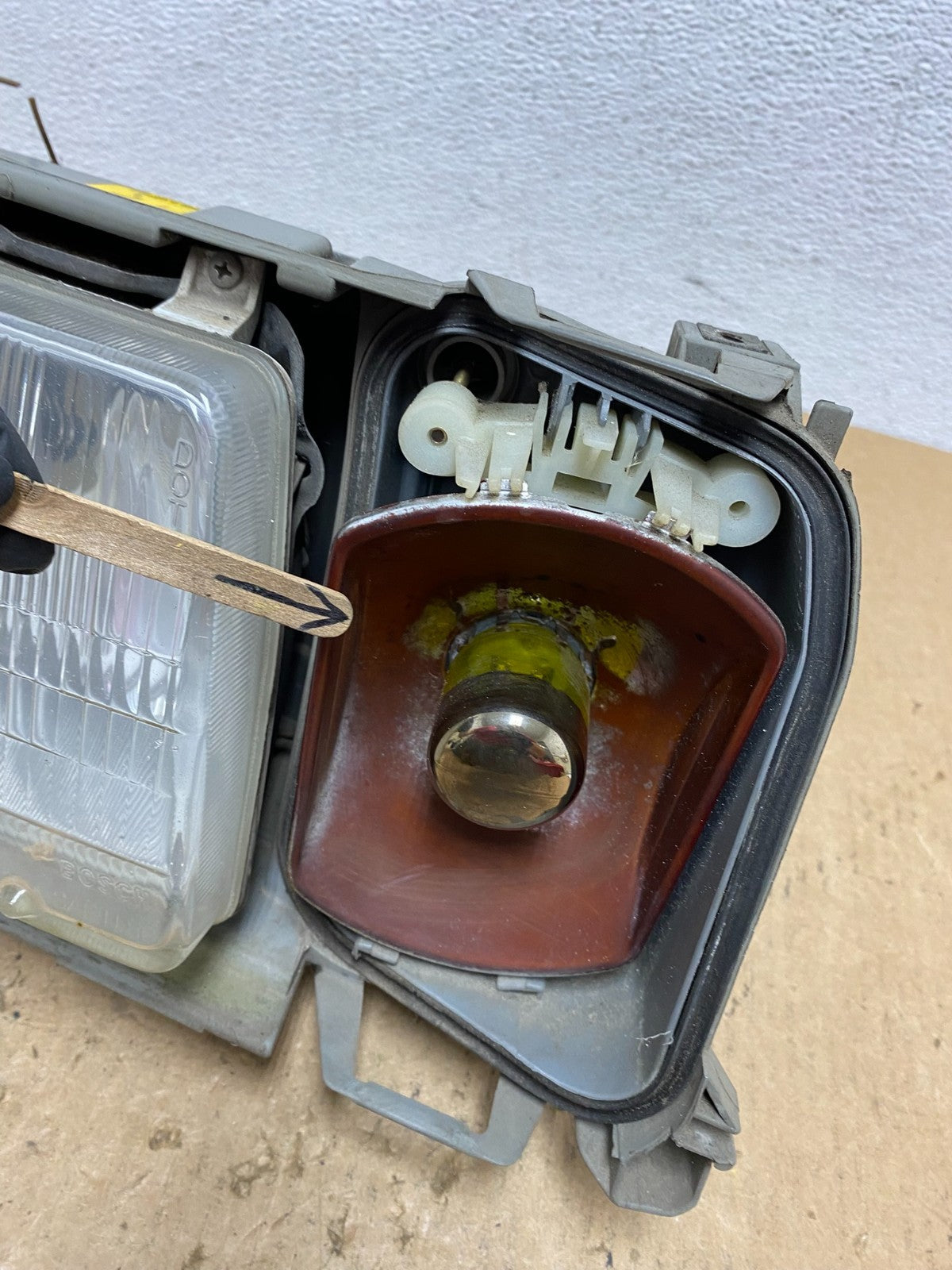 1987-1993 Mercedes W201 190E 190D Front Right Halogen Headlight AC3472