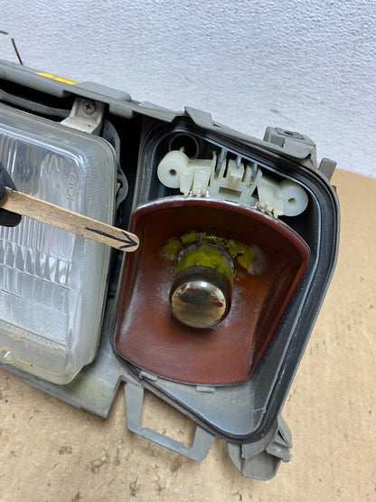 1987-1993 Mercedes W201 190E 190D Front Right Halogen Headlight AC3472