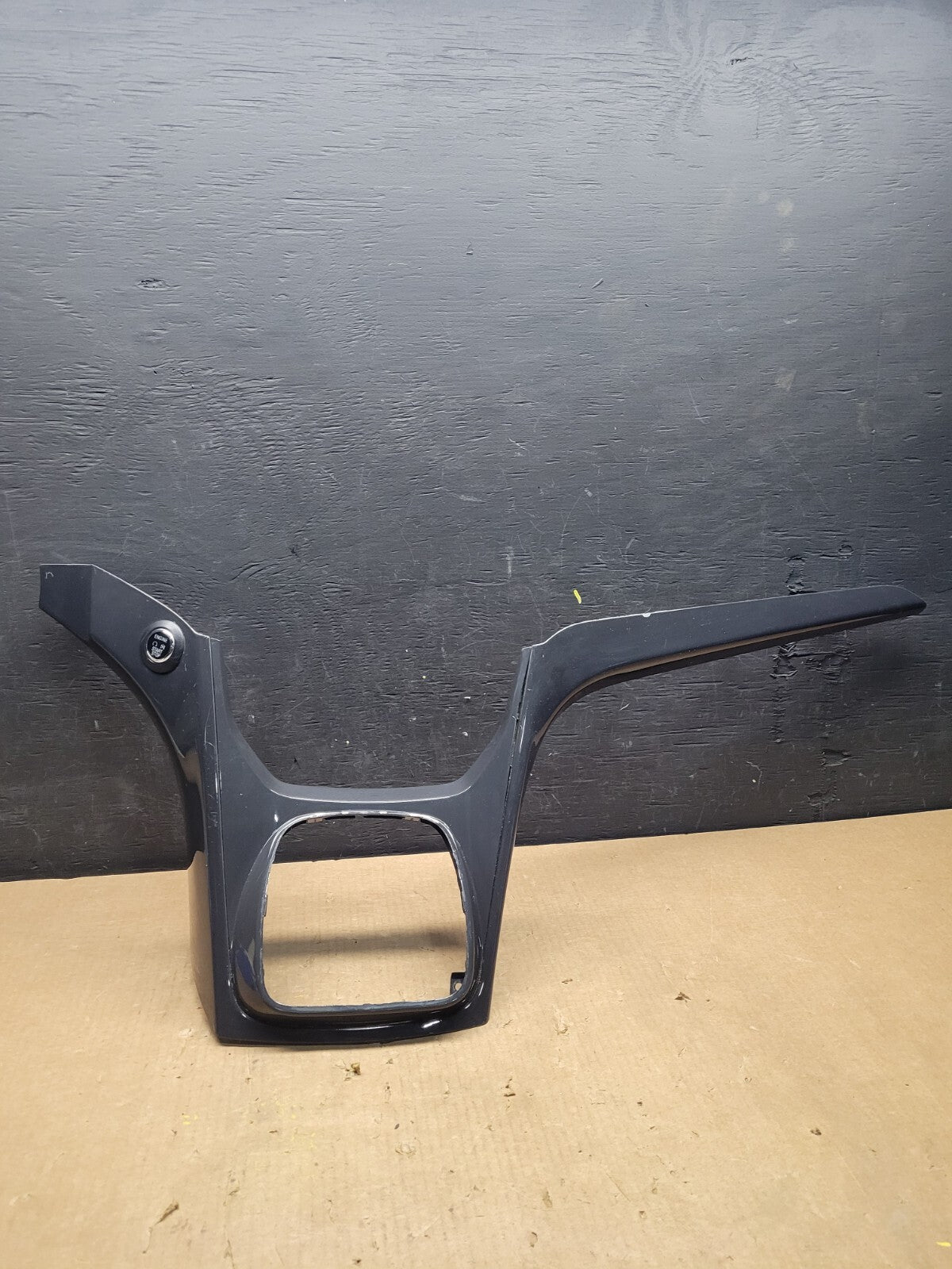 2013-2016 Ford Escape Center Dash Radio Gear Shifter Panel Bezel Trim T8446 DG0
