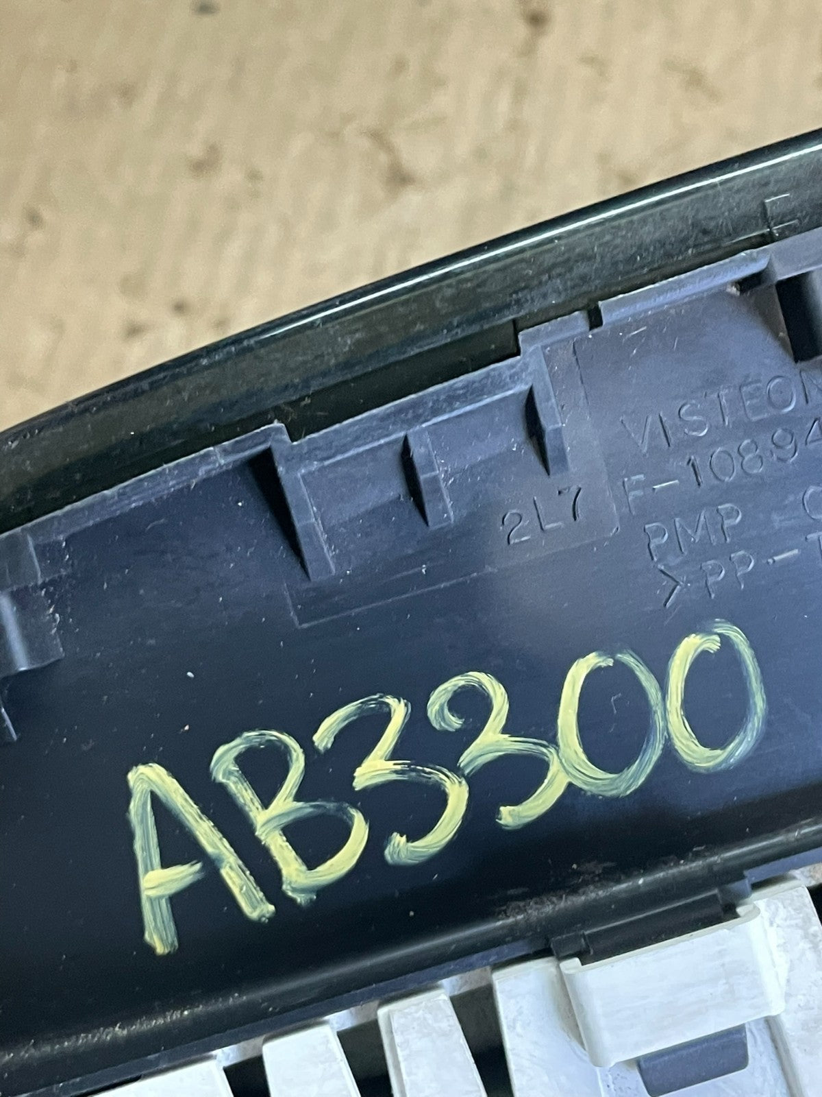 2004 Lincoln Navigator Speedometer Gauge Cluster ab3300 DG11