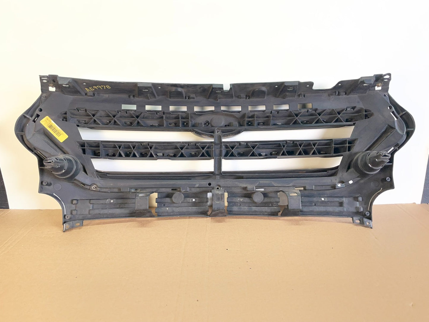 2017 2018 2019 Ford Escape Front Upper Black Grill Grille AG9978 DG3