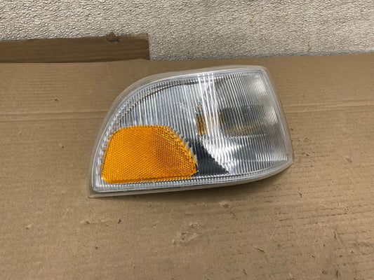 1998 to 2001 Volvo C70 Right Passenger Side Turn Signal OEM U0761 DW0