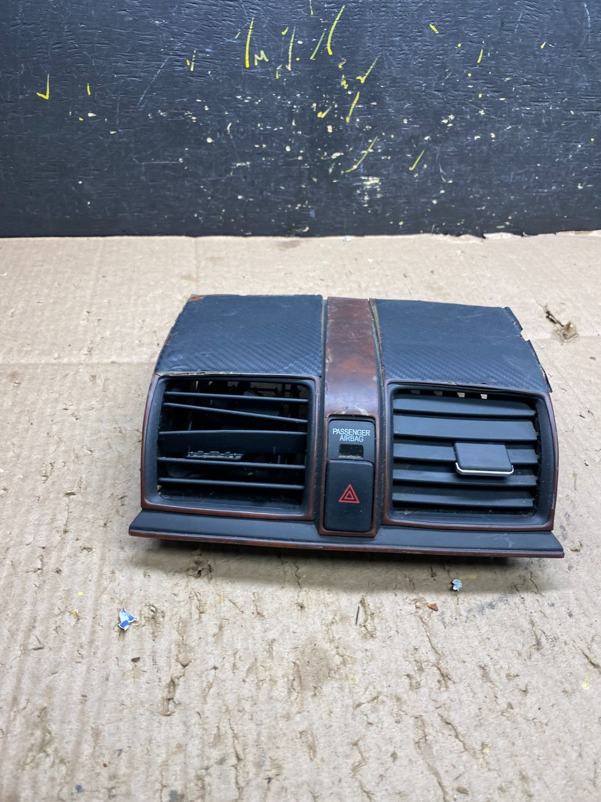 2007 to 2011 Honda CRV CR-V Front Center Panel Clock Air Vent Y7991 DG0